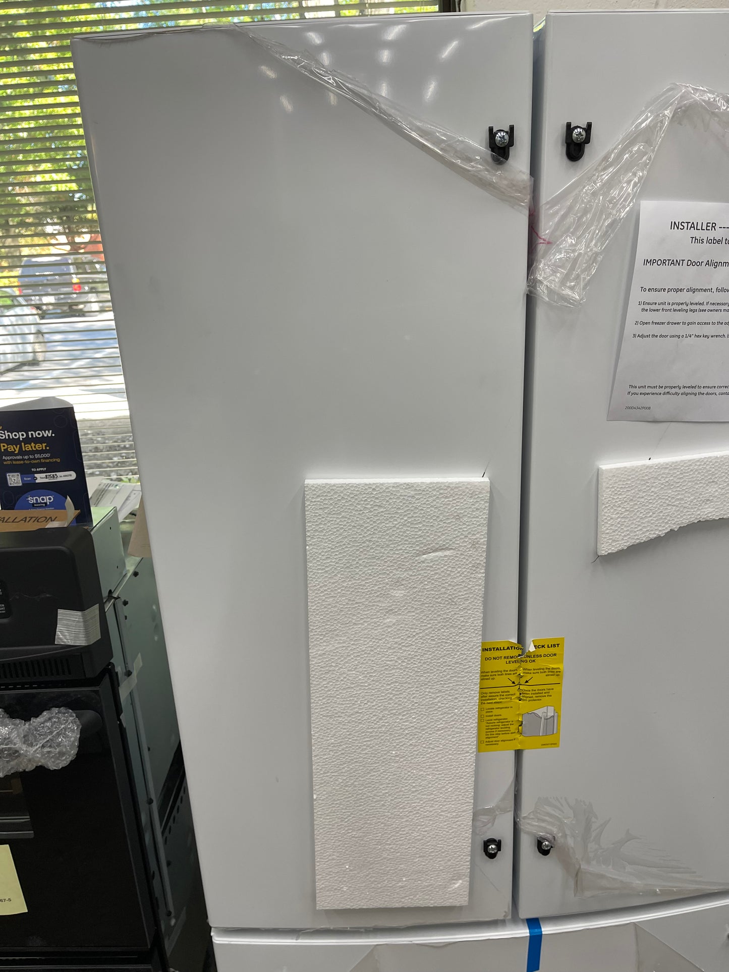 GE GNE25JGKWW
33 Inch French Door Refrigerator with 24.7 Cu. Ft. Capacity, Quick Space Shelf, Turbo Cool, LED Lighting, Icemaker, Enhanced Shabbos Mode Capable, Internal Water Dispenser, Water Filtration, and ENERGY STAR Qualified: White