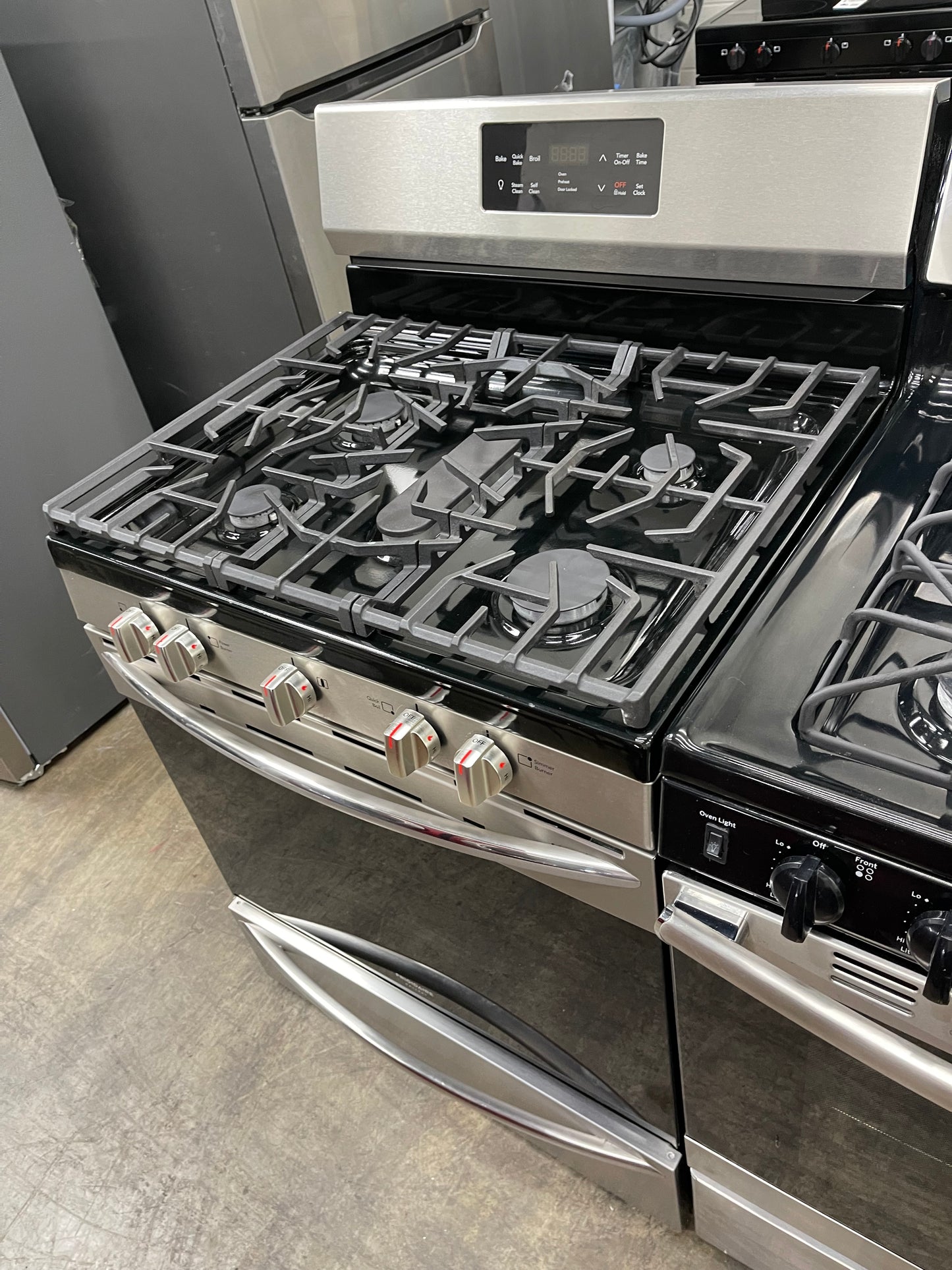 Frigidaire Gallery 30" Gas Range with Steam Clean
GCRG3038AF