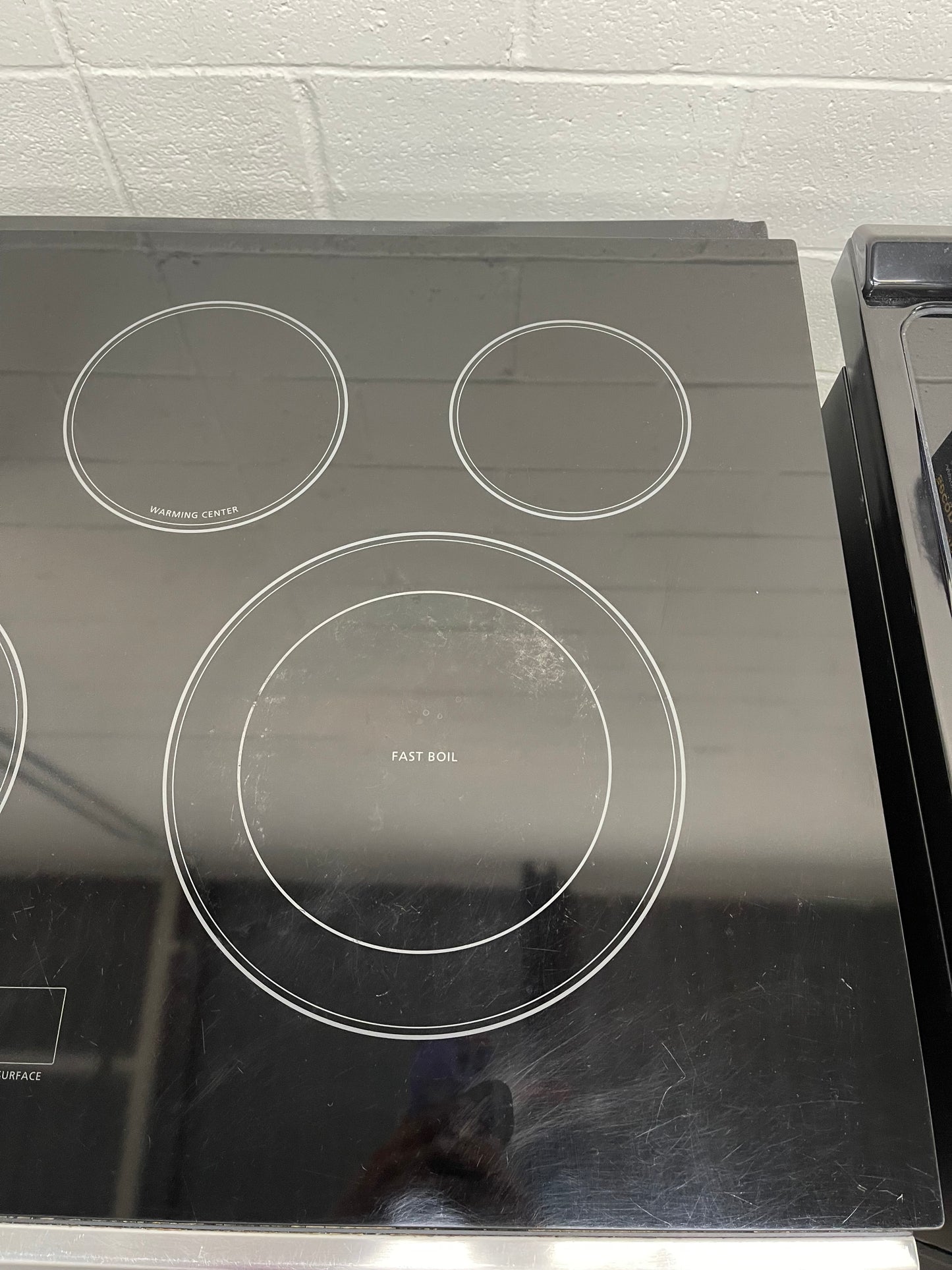 Samsung NE58F9500SS
30 Inch Slide-In Electric Range with 5 Radiant Elements, 5.8 cu. ft. Oven Capacity, Dual Convection Cooking, Self Clean with Steam and Temperature Probe