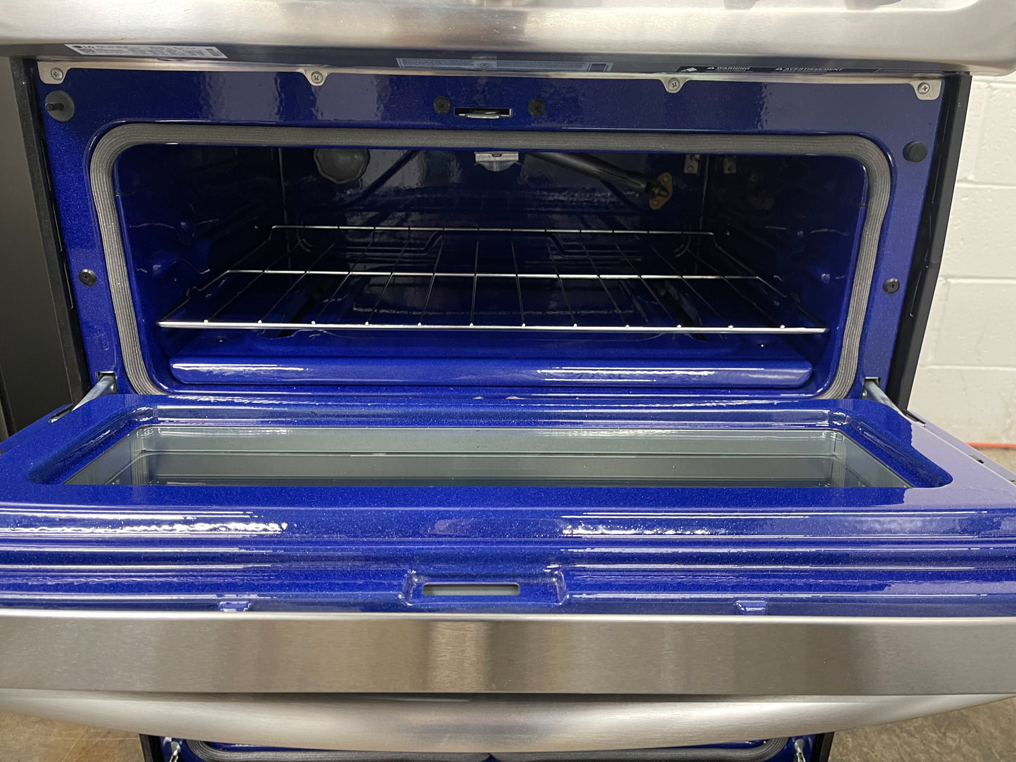 6.9 cu. ft. Gas Double Oven Range with ProBake Convection and EasyClean- Model:LDG4313ST