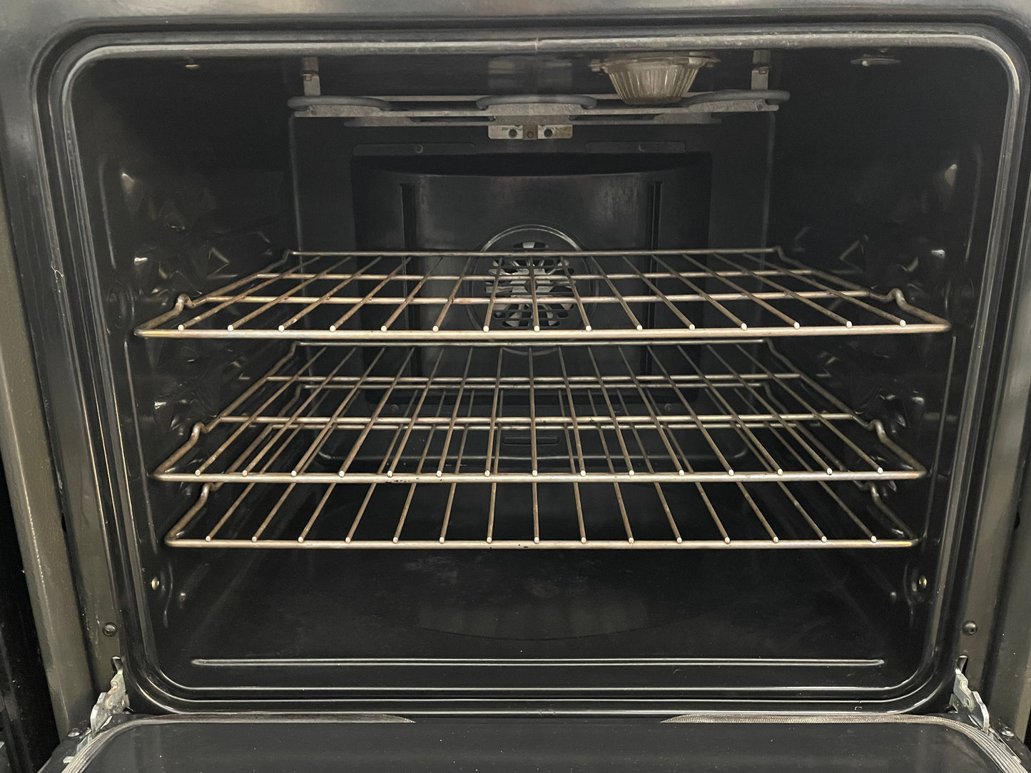 GE 30" Free-Standing Electric Convection Range
Model #:JB750SJSS