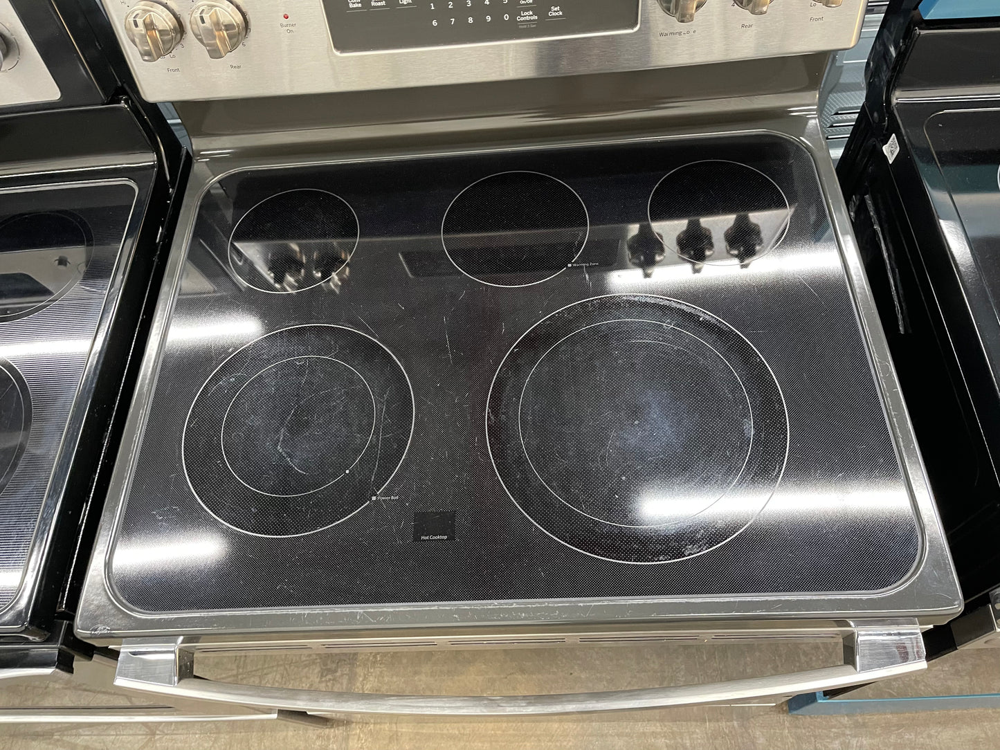 GE 30" Free-Standing Electric Convection Range
Model #:JB750SJSS