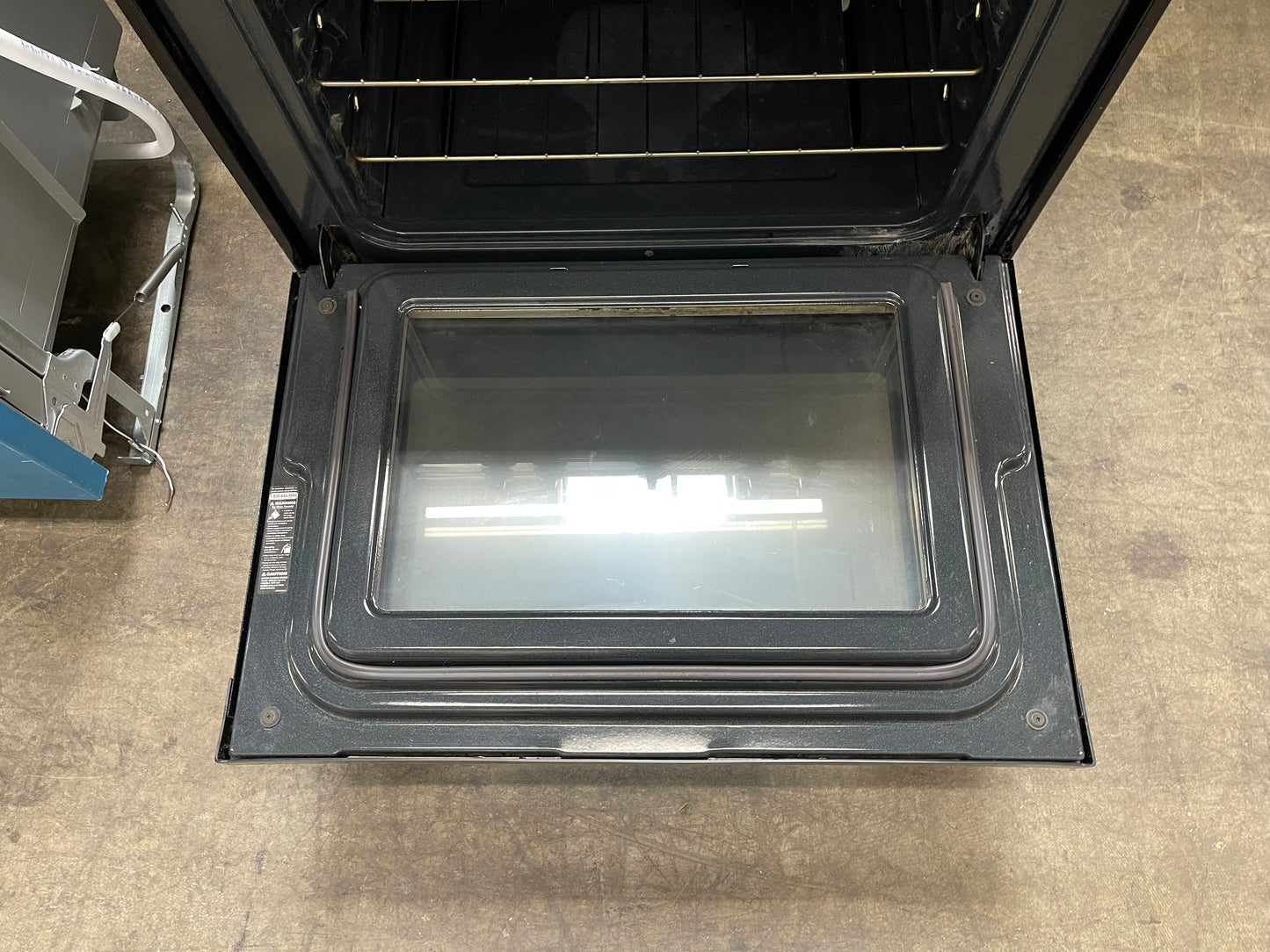 Frigidaire 30-in 5 Burners 4.2-cu ft Freestanding Gas Range in Stainless Steel-Model #FGF348KCN