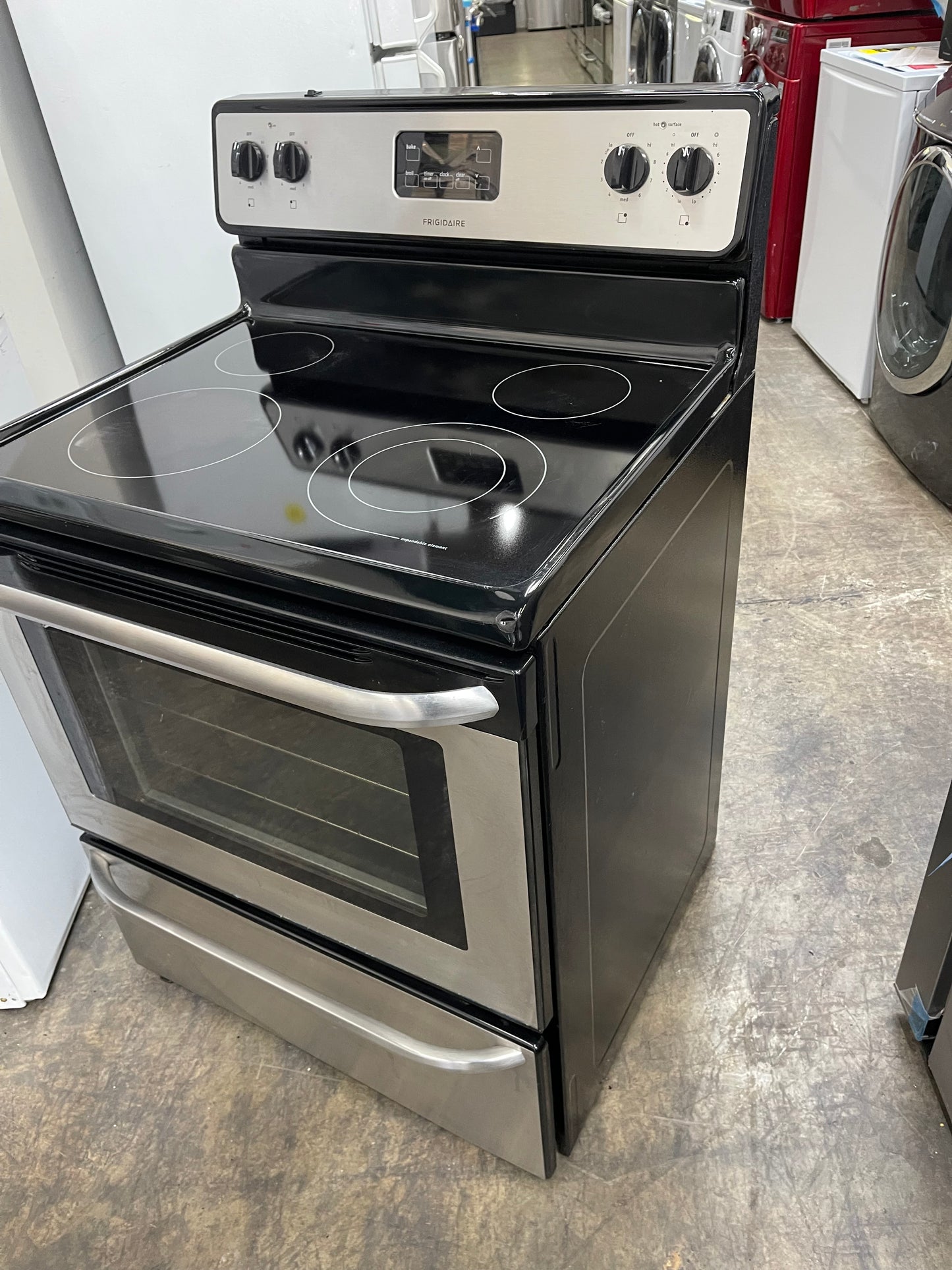 Frigidaire FFEF3012LS
30 Inch Freestanding Electric Range with 4 Radiant Elements, 4.8 cu. ft. Oven Capacity, Manual Clean and Store-More Storage Drawer: Stainless Steel