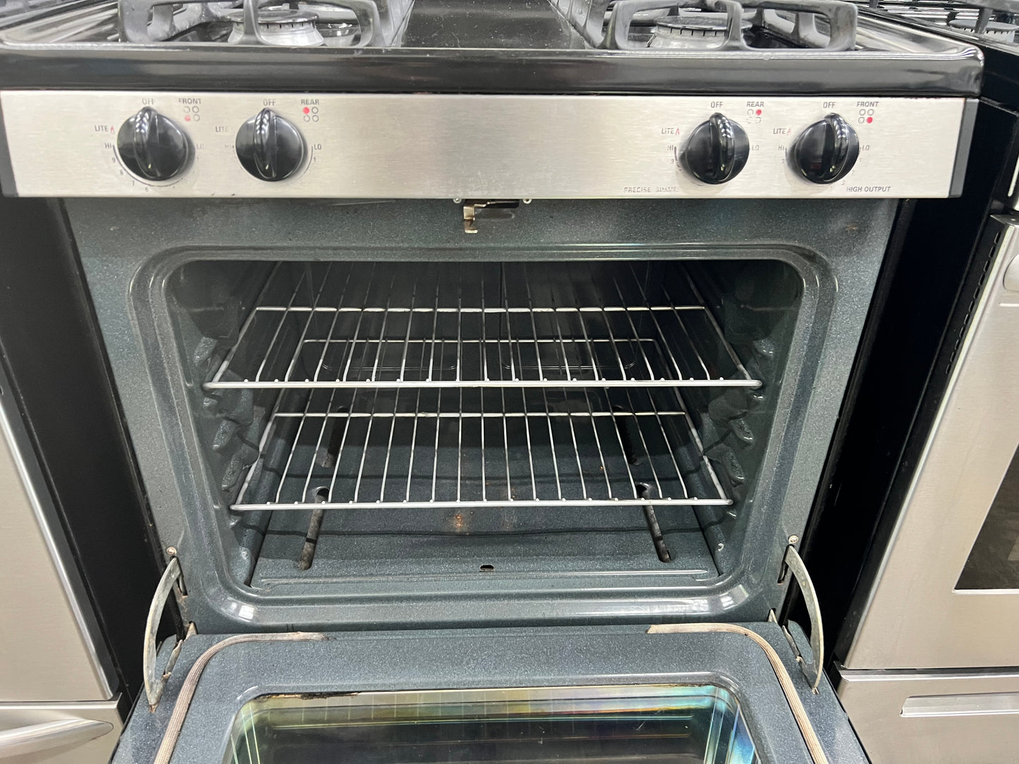 GE 30" Free-Standing Gas Range with 5.0 Cubic Feet Capacity Oven in Stainless Steel-Model #JGBP33SEHSS