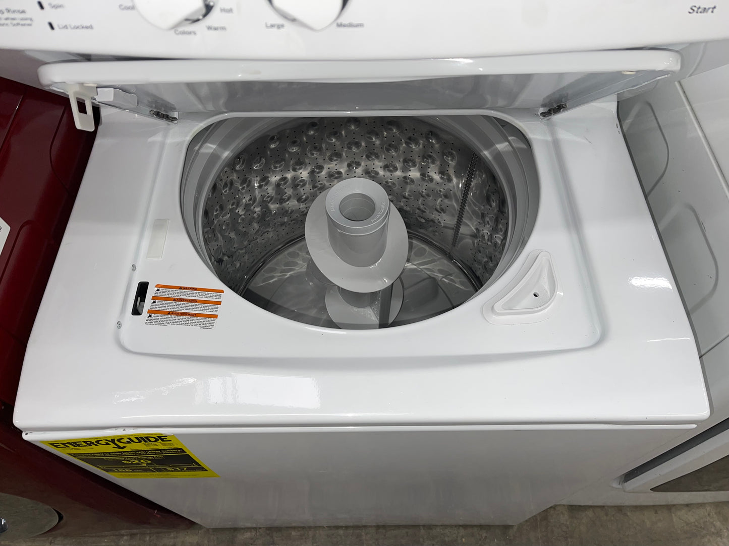 GE Unitized Spacemaker® ENERGY STAR 3.9 cu. ft. Capacity Washer with Stainless Steel Basket and 5.9 cu. ft. Capacity Electric Dryer
Model #:GUD27EESNWW