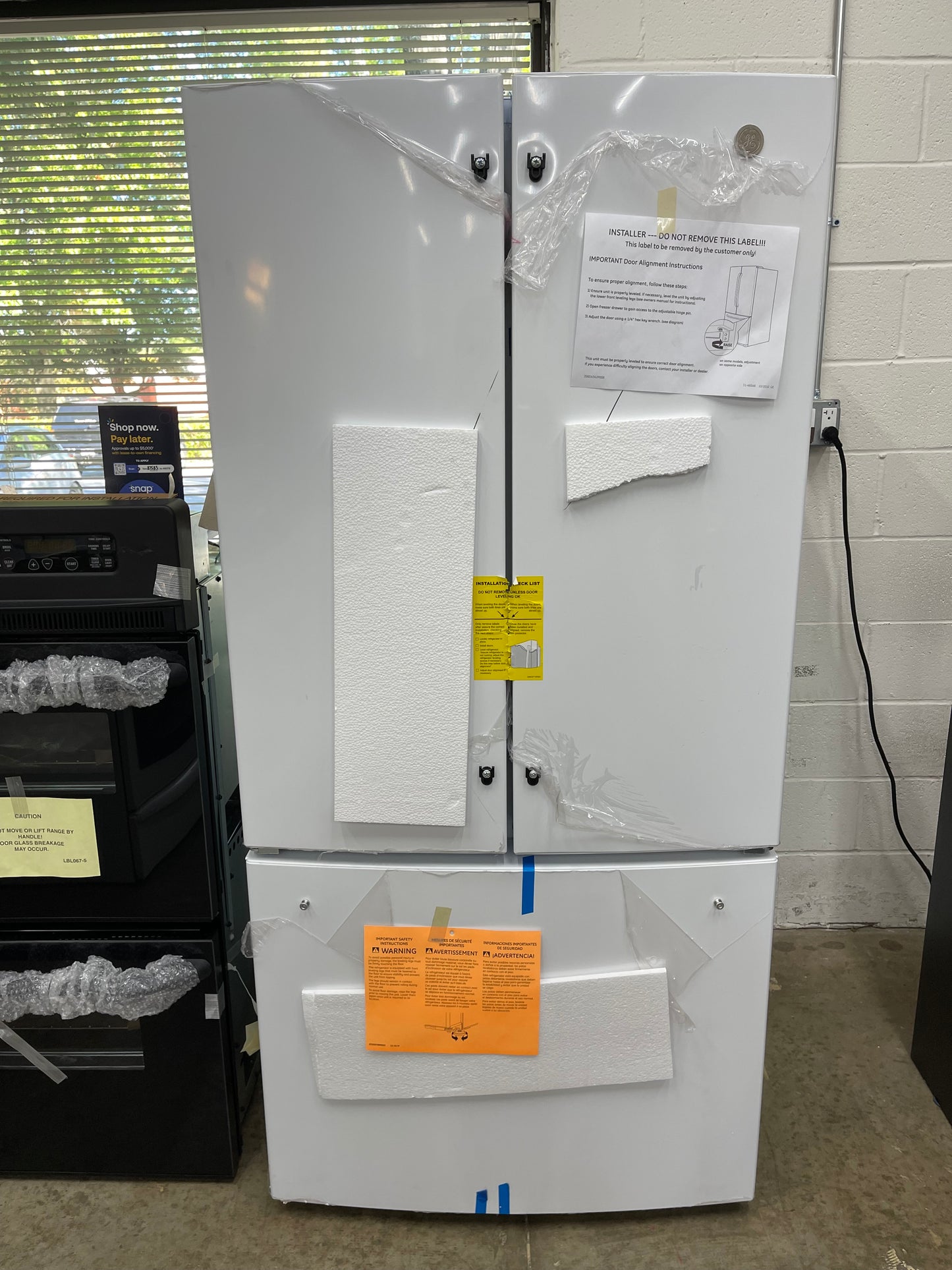 GE GNE25JGKWW
33 Inch French Door Refrigerator with 24.7 Cu. Ft. Capacity, Quick Space Shelf, Turbo Cool, LED Lighting, Icemaker, Enhanced Shabbos Mode Capable, Internal Water Dispenser, Water Filtration, and ENERGY STAR Qualified: White