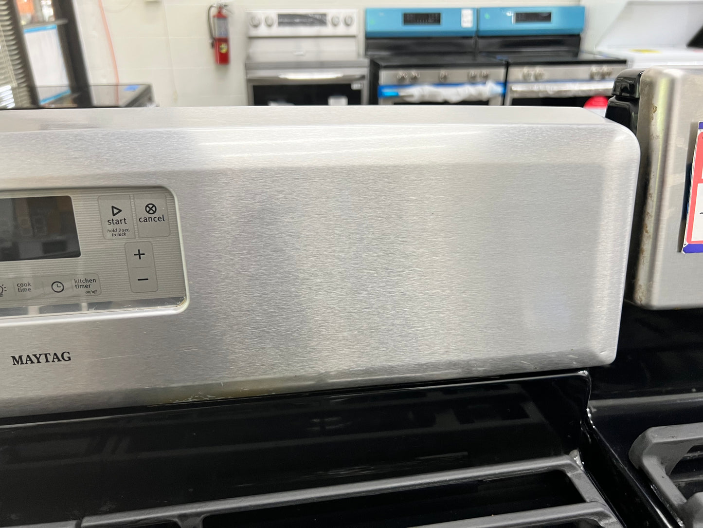 Maytag 30-in 5 Burners 5.8-cu ft Self-cleaning Freestanding Gas Range in Stainless Steel-Model #MGR8674AS