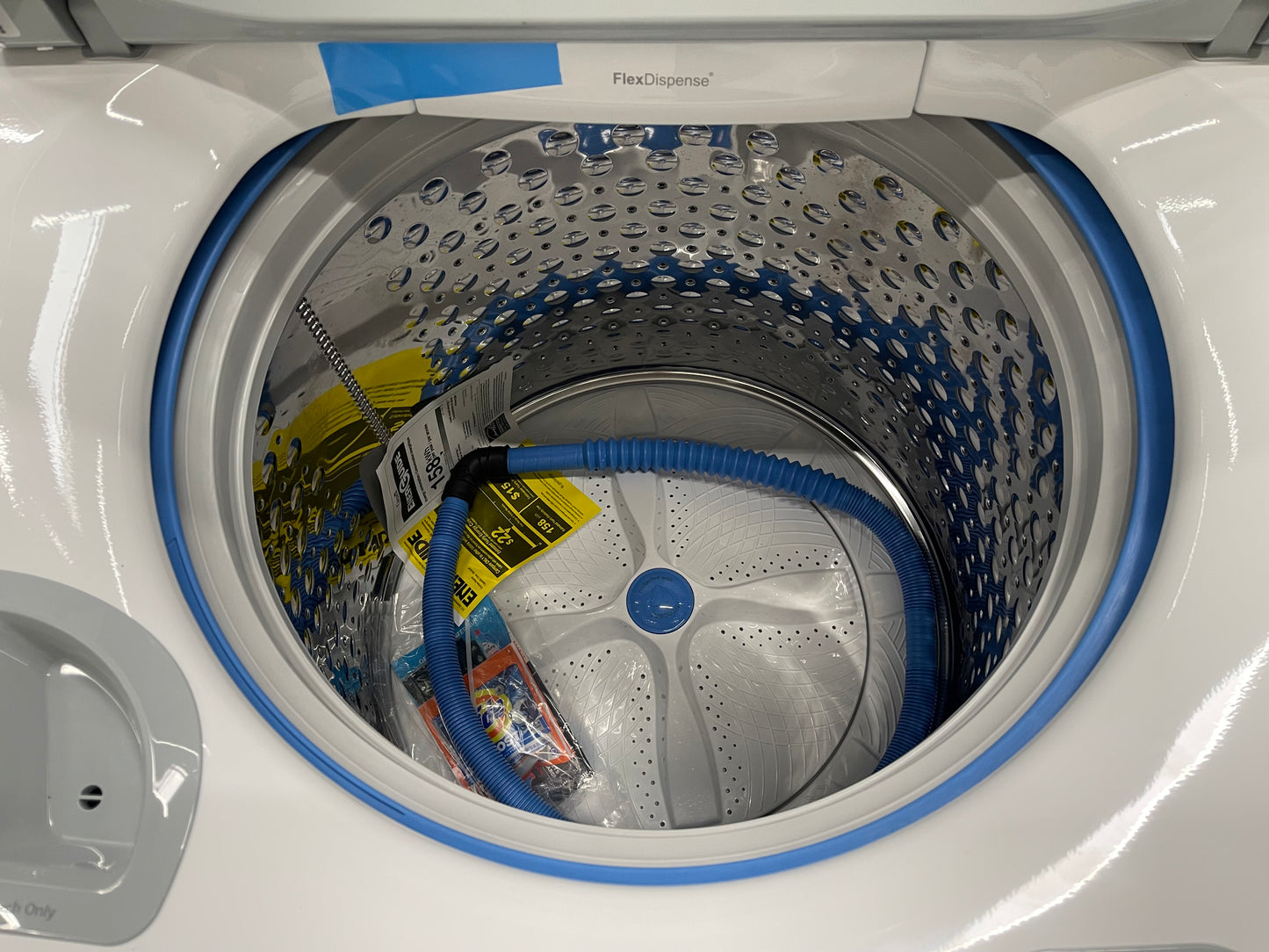 GE Profile ENERGY STAR 5.0 cu. ft. Capacity Washer with Smarter Wash Technology and FlexDispense™
Model #:PTW600BSRWS