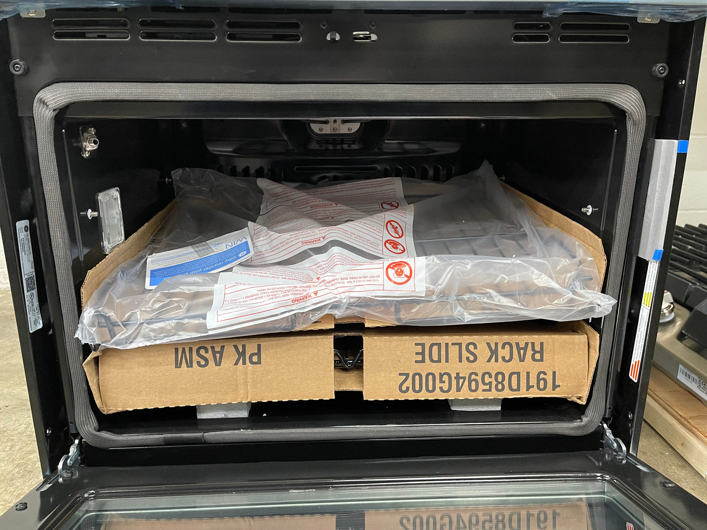 GE Profile PT7800SHSS
30 Inch Combination Wall Oven with True European Convection, Meat Probe, Proof Mode, Warm Mode, 5.0 cu. ft. Capacity, 1.7 cu. ft. Microwave, Glass Touch Controls, GE Fits! Guarantee, and Self-Clean with Steam: Stainless Stee
