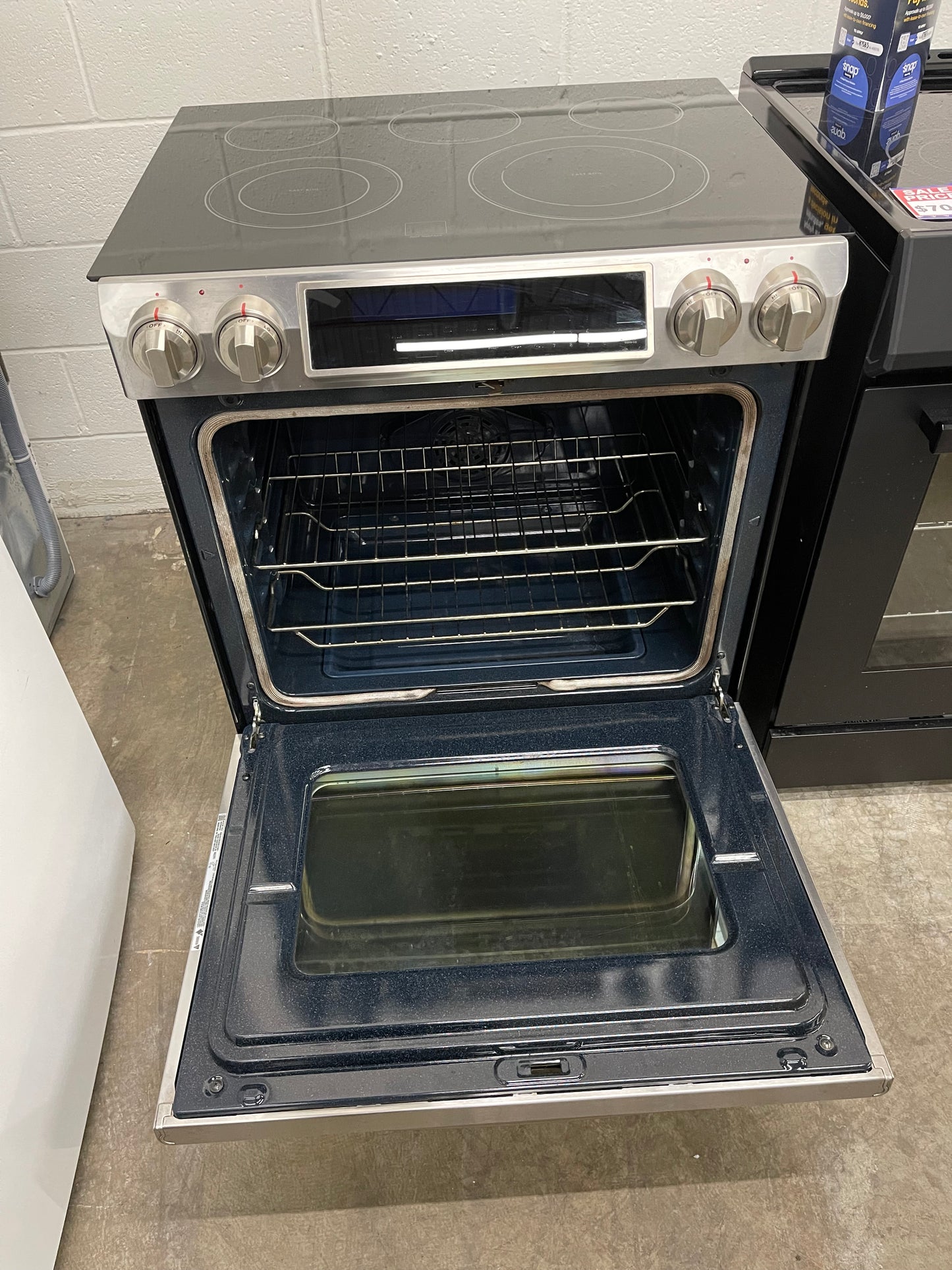 Samsung NE58F9500SS
30 Inch Slide-In Electric Range with 5 Radiant Elements, 5.8 cu. ft. Oven Capacity, Dual Convection Cooking, Self Clean with Steam and Temperature Probe