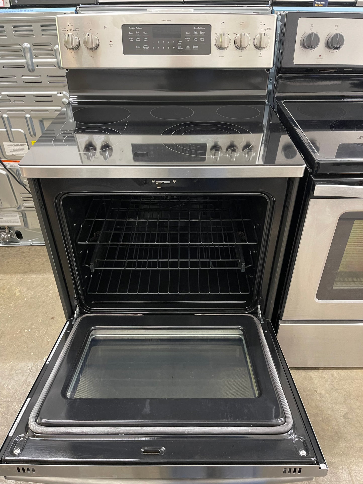 GE Profile PB930SLSS
30 Inch Smart Electric Range with 5.3 Cu. Ft. Oven, Five Heating Elements, Temperature Probe, True European Convection, WiFi, 3600W Power Boil, Chef Connect, and Self Clean
