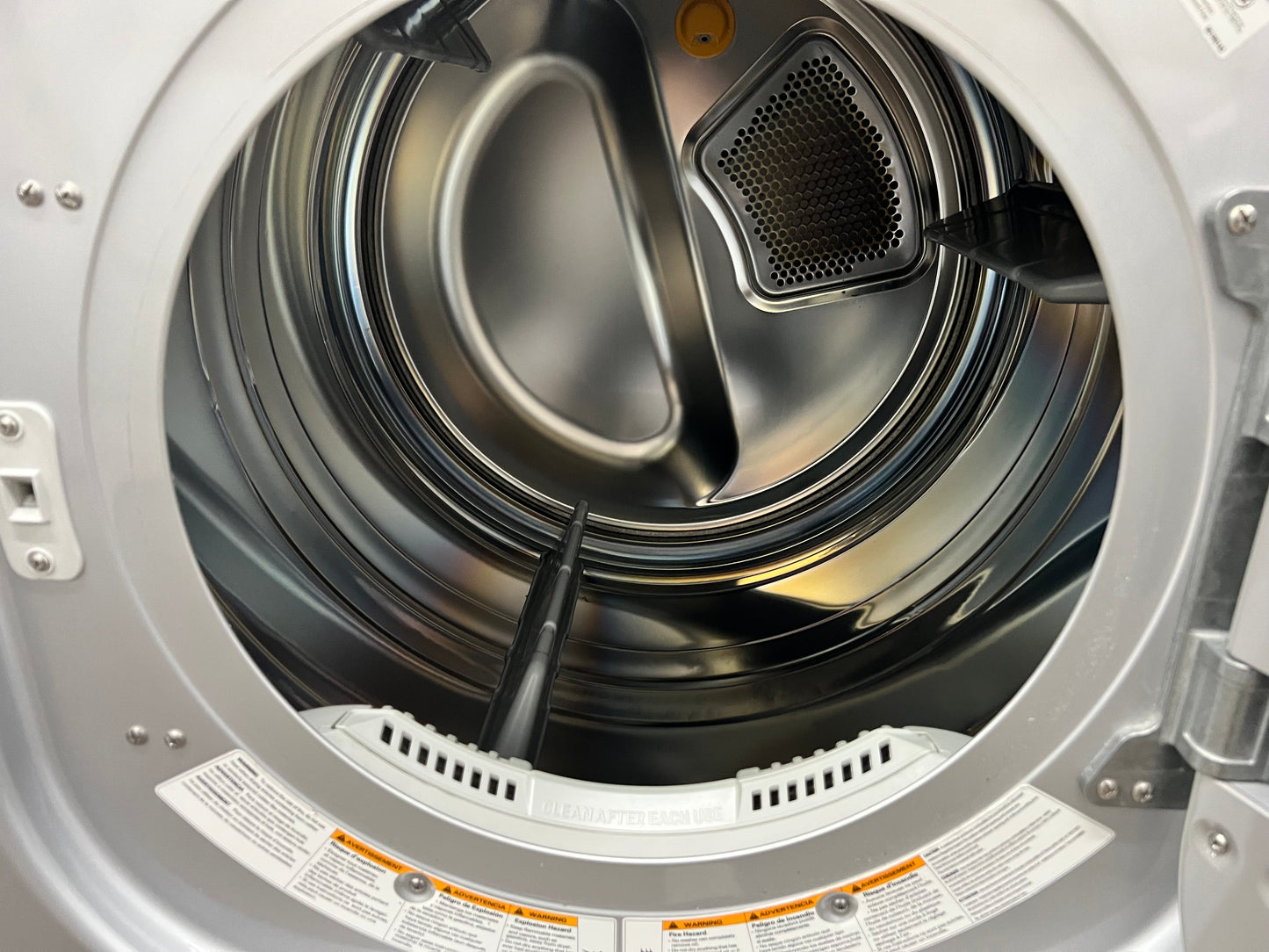 LG Front-Load 4.5-cu ft Washer and 7.4-cu ft Electric Dryer Set in Pure Silver
