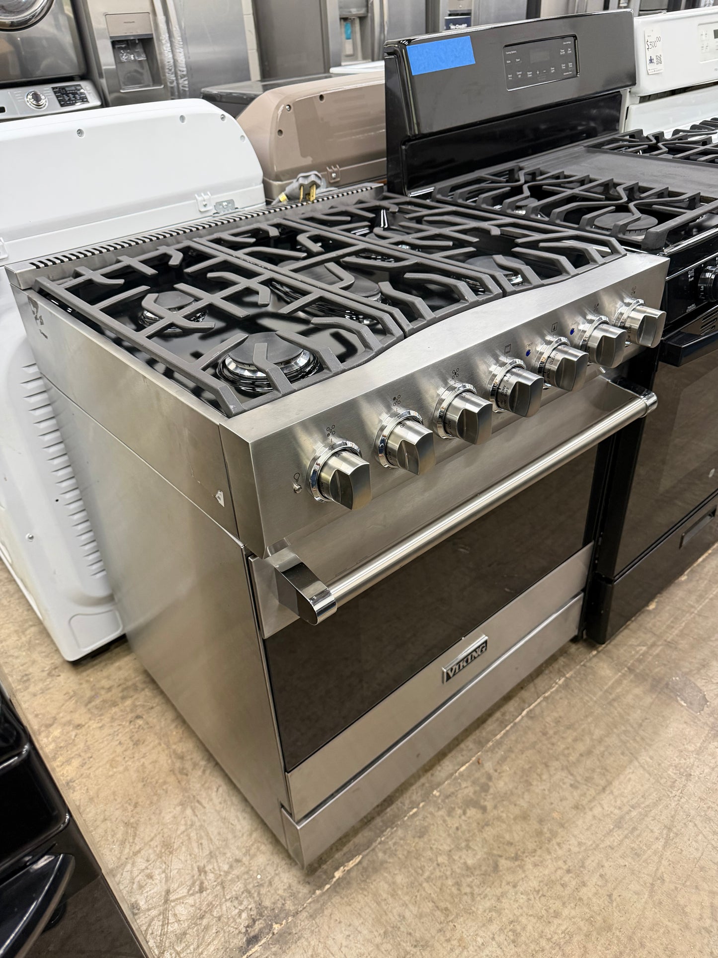 Viking 3 Series RVDR33025BSSLP
30 Inch Freestanding Dual Fuel Range with 5 Sealed Burners, 4.7 Cu. Ft. Capacity, Continuous Grates, Self-Clean, TruConvection Cooking, Vari-Speed Dual Flow Convection, SureSpark Ignition System and TruGlide Oven