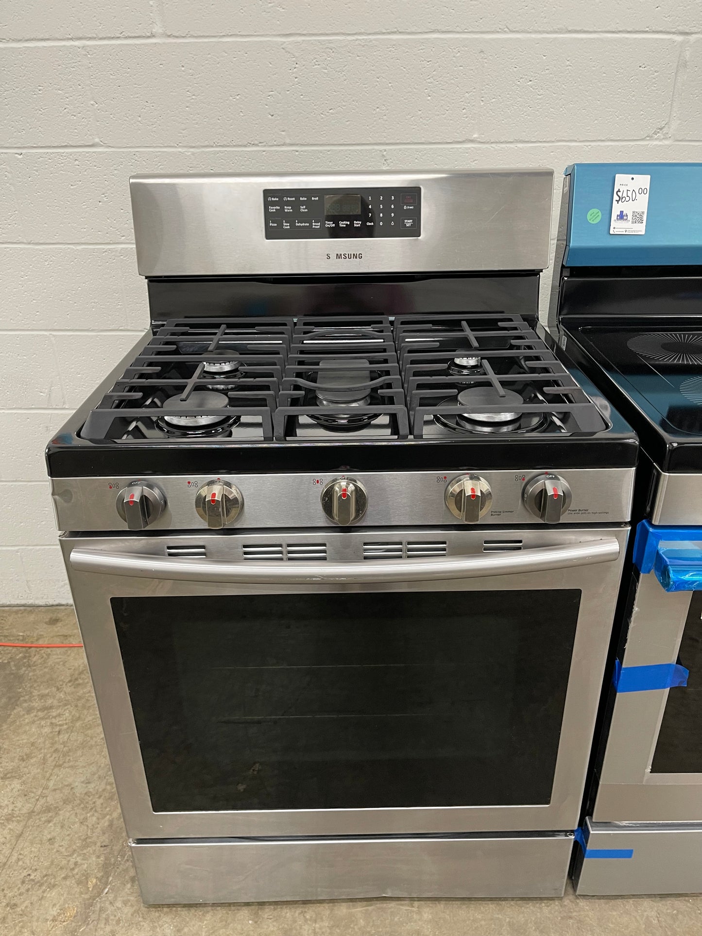 Samsung 30-in 5 Burners 5.8 cu. ft. Freestanding Gas Range with Convection Oven in Stainless Steel-Model #NX58H5600SS