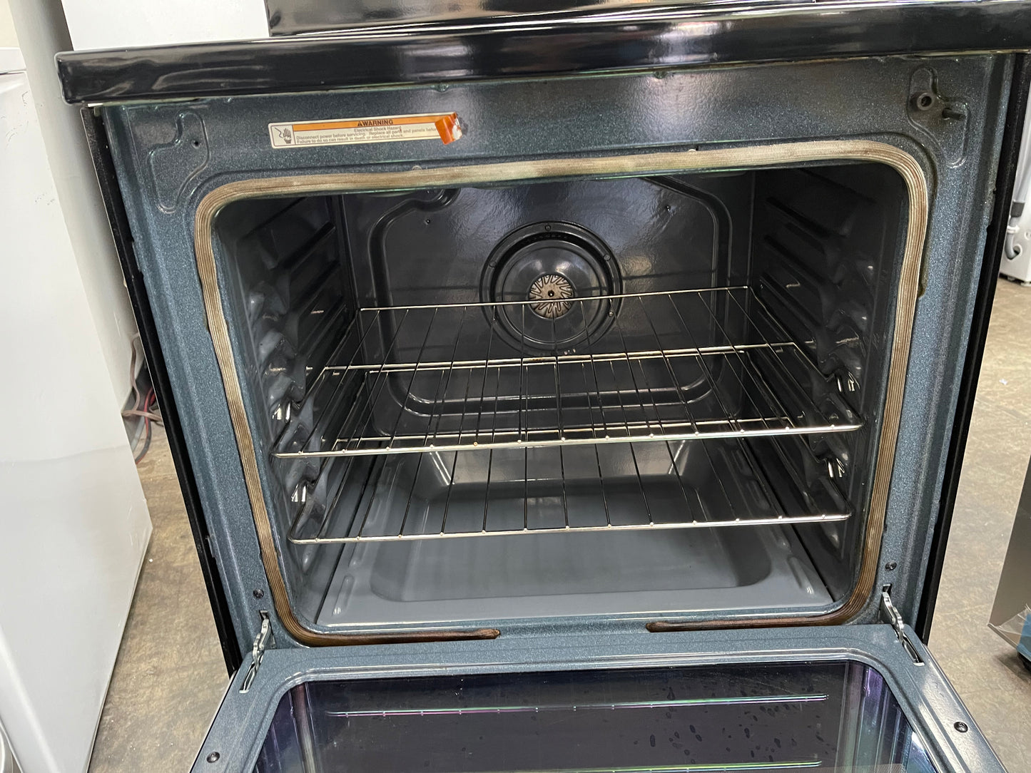 6.4 Cu. Ft. Freestanding Electric Range with Fingerprint-Resistant Stainless Steel Model:
WFE770H0FZ