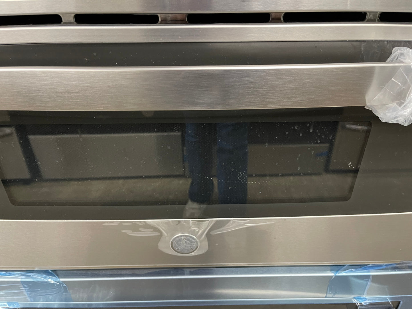 GE Profile PT7800SHSS
30 Inch Combination Wall Oven with True European Convection, Meat Probe, Proof Mode, Warm Mode, 5.0 cu. ft. Capacity, 1.7 cu. ft. Microwave, Glass Touch Controls, GE Fits! Guarantee, and Self-Clean with Steam: Stainless Stee