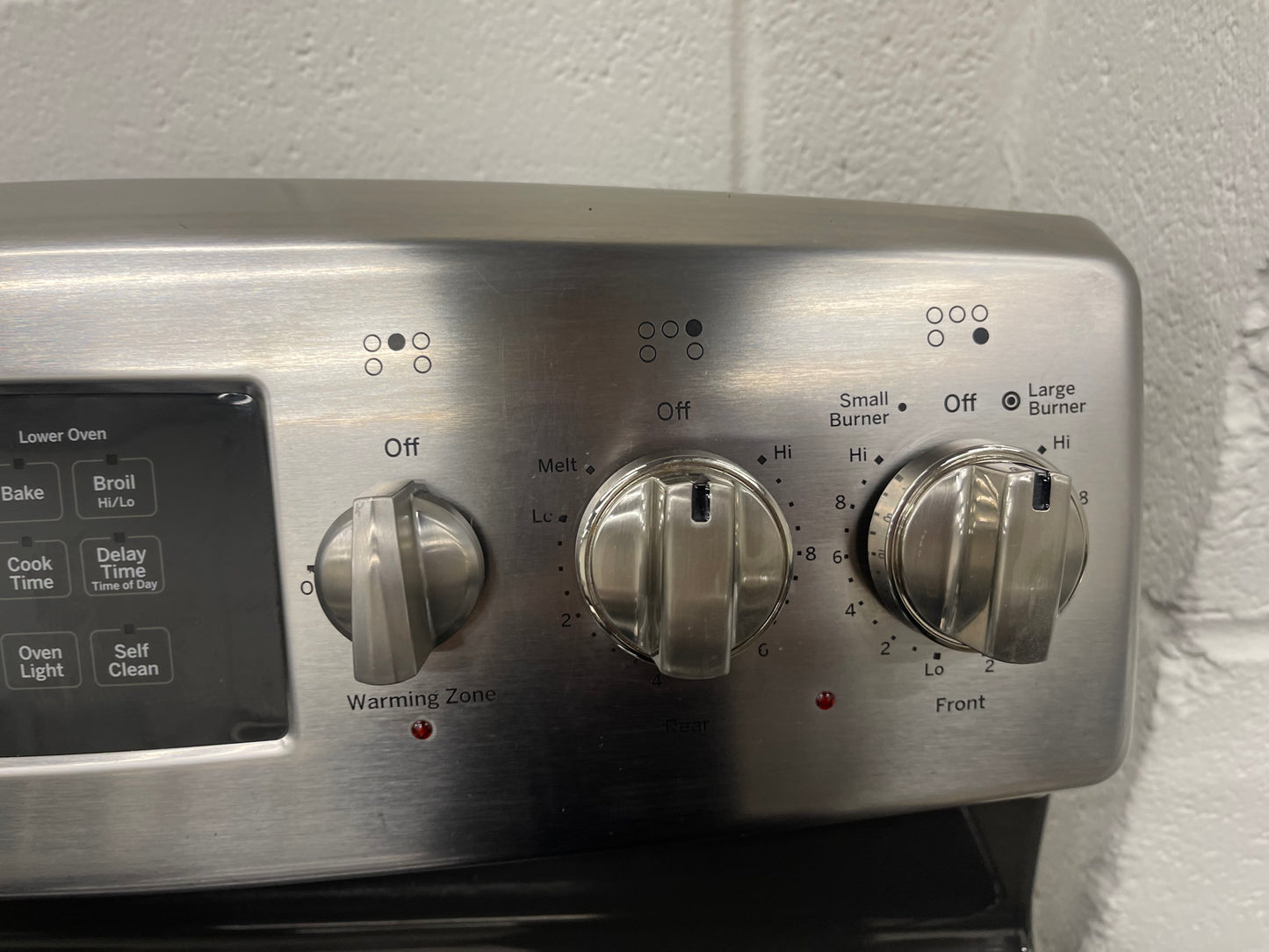 GE 30" Free-Standing Electric Double Oven Convection Range
Model #:JB850SF1SS