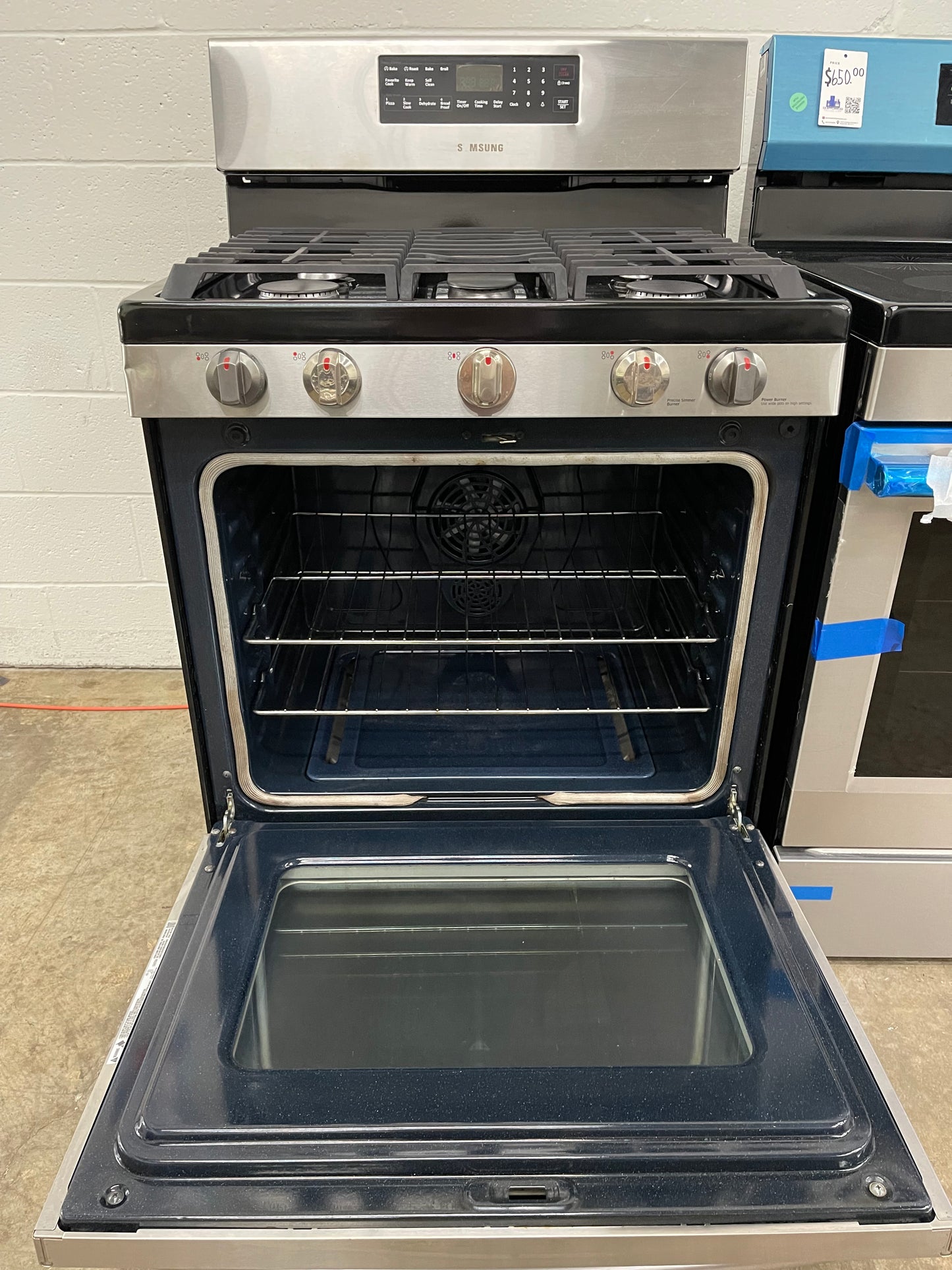 Samsung 30-in 5 Burners 5.8 cu. ft. Freestanding Gas Range with Convection Oven in Stainless Steel-Model #NX58H5600SS
