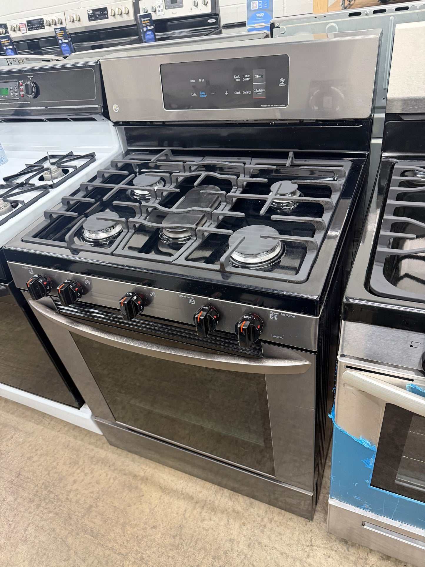 LG LRG3061ST
30 Inch Gas Range with 20 Minute EasyClean ,Mode, Brilliant Blue Interior, Griddle Accessory, 5 Sealed Burners, 5.4 cu. ft. Oven and Storage Drawer: Stainless Steel