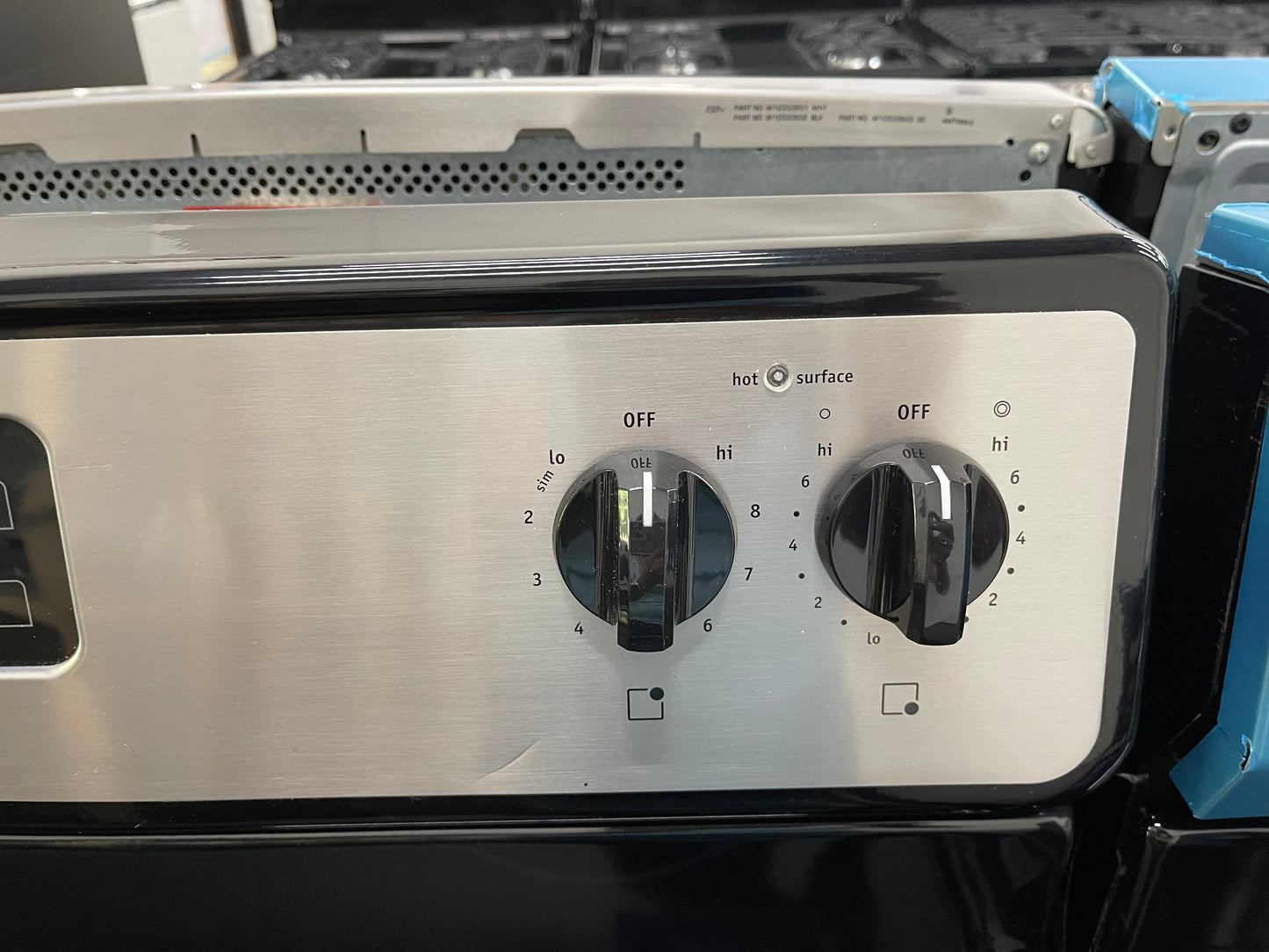 Frigidaire FFEF3043LS
30 Inch Electric Range with SpaceWise Element, Store-More Drawer, Ready-Select Controls, 4 Radiant Elements, 4.8 cu. ft. Oven Capacity and Timed Cook