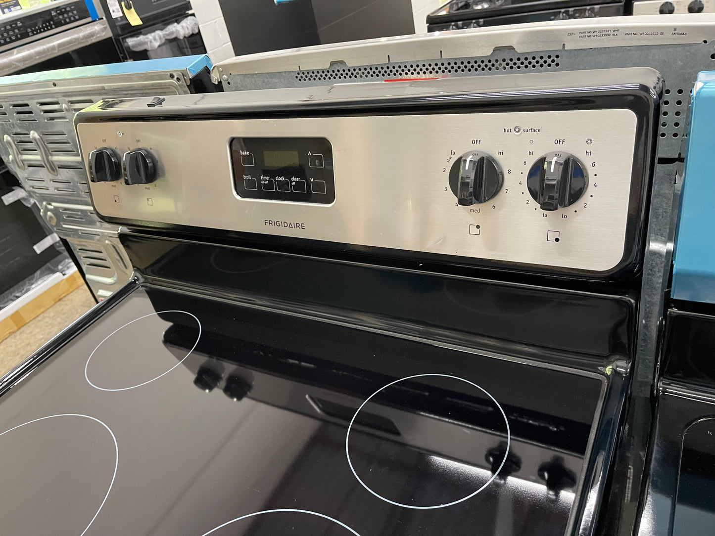 Frigidaire FFEF3043LS
30 Inch Electric Range with SpaceWise Element, Store-More Drawer, Ready-Select Controls, 4 Radiant Elements, 4.8 cu. ft. Oven Capacity and Timed Cook
