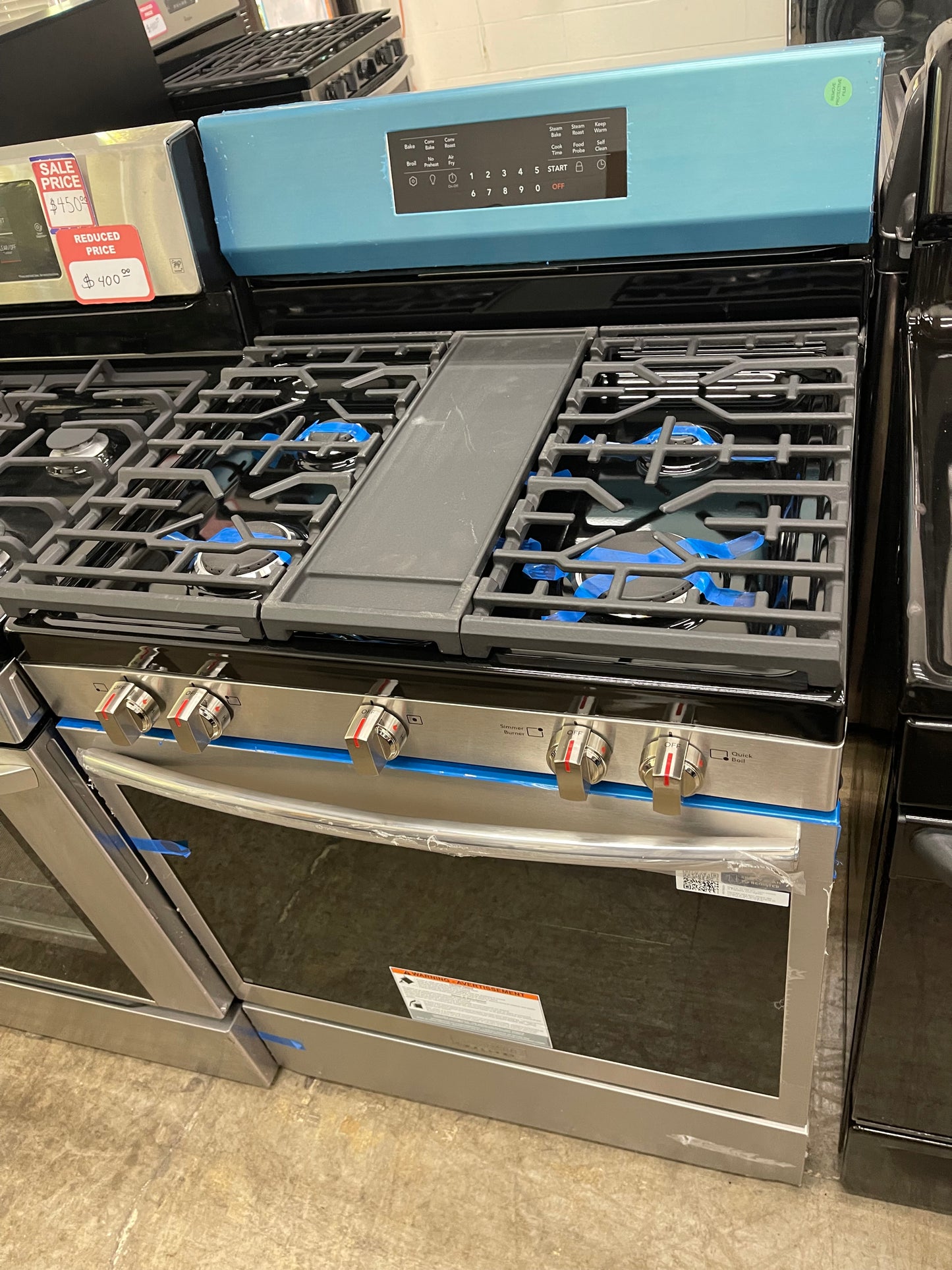 Frigidaire Gallery 30 in 5.1 cu-ft Gas Range with No Preheat + Air Fry in Smudge Proof Black Stainless Steel-Model #GCRG3060BDA