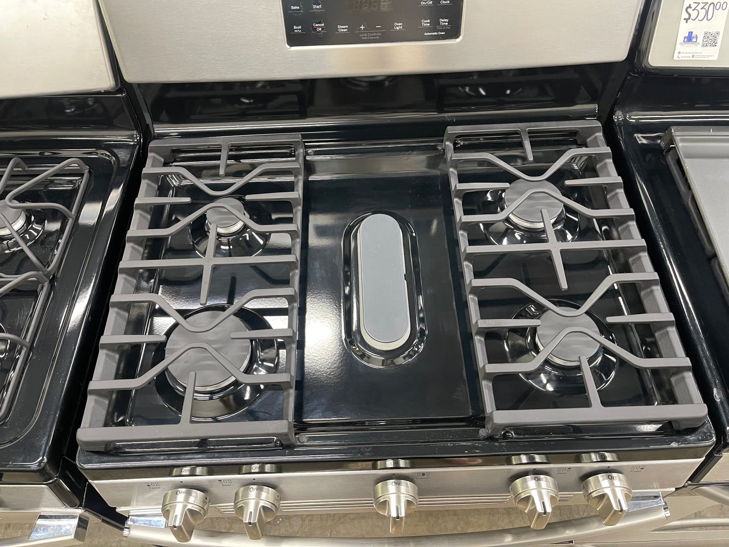 GE 30 in. 5.0-cu. ft. Freestanding Gas Range in Stainless Steel-Model #JGBS66REK3SS