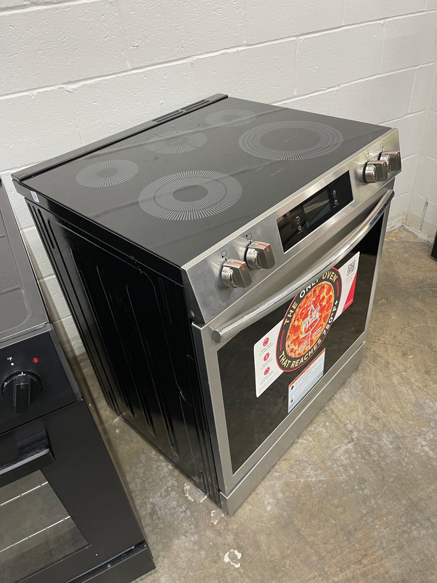 Frigidaire Gallery Series GCFE3070BF
30 Inch Freestanding Electric Range with 5 Elements, 6.2 cu. ft. Total Convection Oven, EvenTemp™ Element, Storage Drawer, Stone-Baked Pizza, Air Fry, Self & Steam Clean, and Star-K