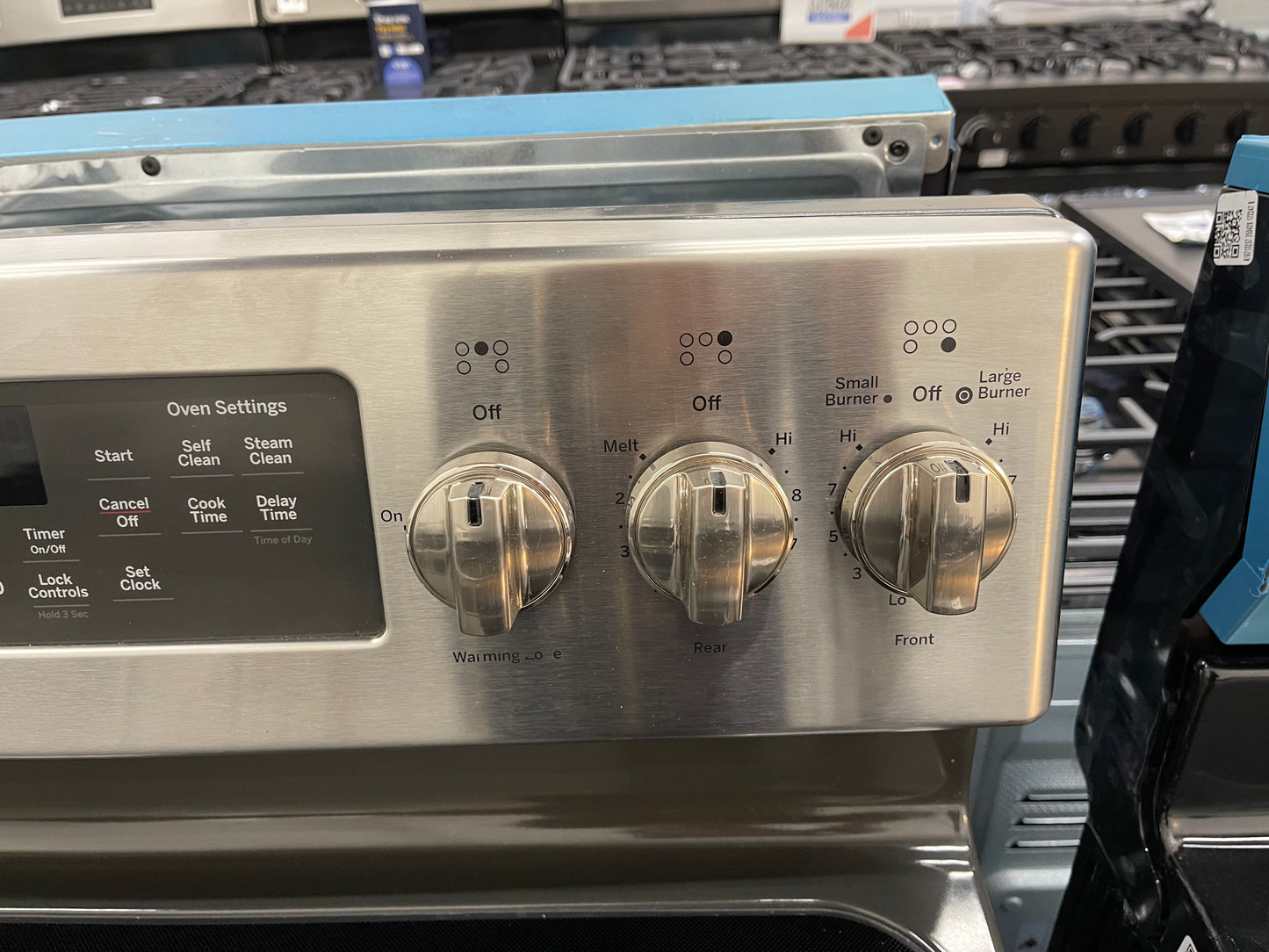 GE 30" Free-Standing Electric Convection Range
Model #:JB750SJSS