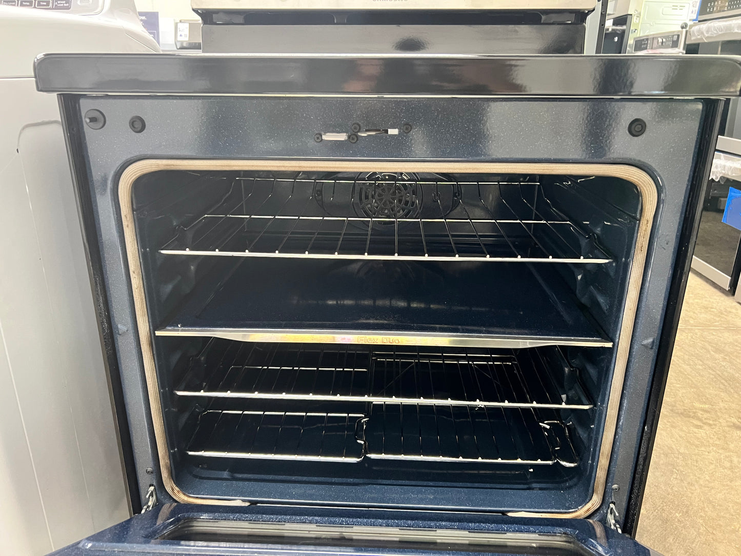 Samsung Flex Duo 30-in Glass Top 5 Burners 2.6-cu ft / 3.2-cu ft Self-cleaning Convection Oven Freestanding Double Oven Electric Range