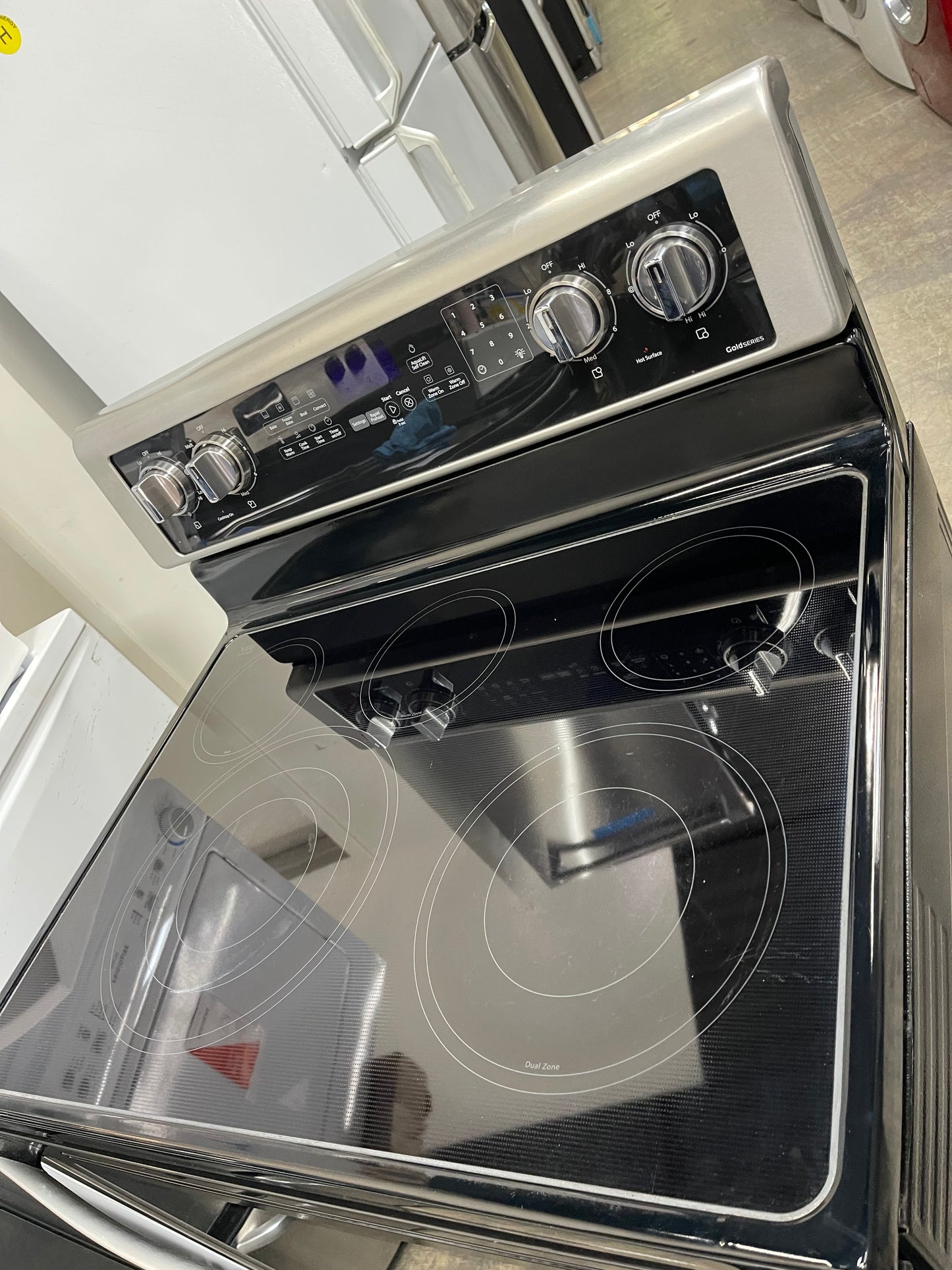 6.4 Cu. Ft. Freestanding Electric Range with Fingerprint-Resistant Stainless Steel Model:
WFE770H0FZ