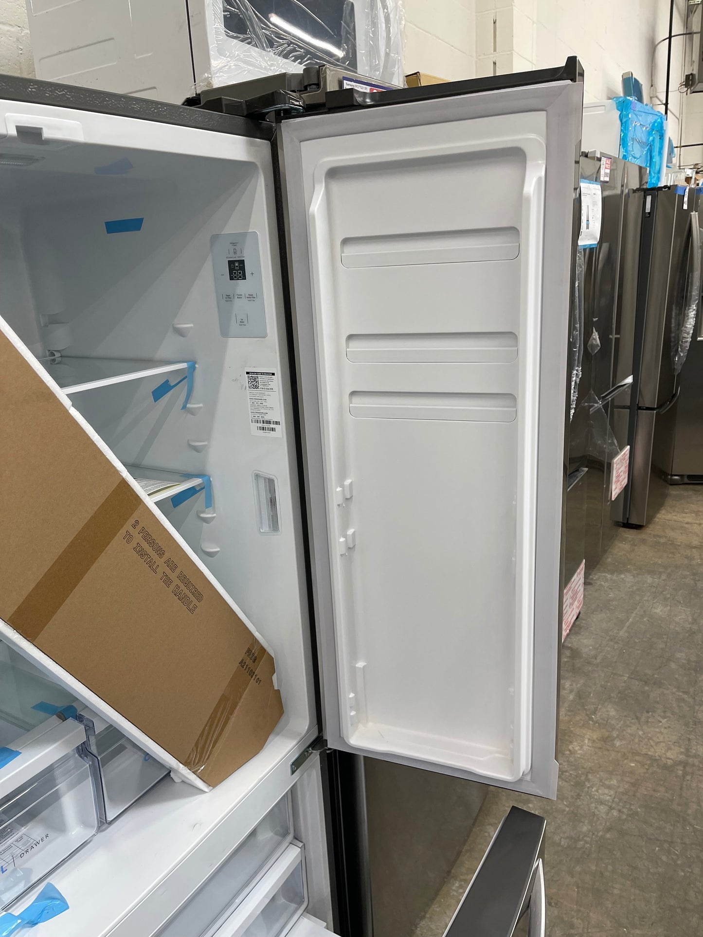 Frigidaire 17.6 Cu. Ft. Counter-Depth French Door Refrigerator
FRFG1723AV