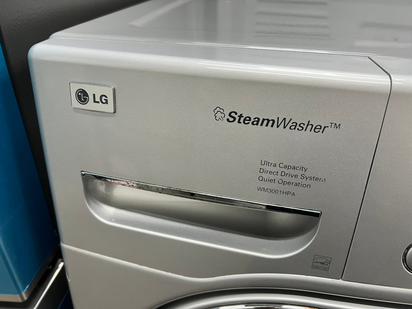 LG Front-Load 4.5-cu ft Washer and 7.4-cu ft Electric Dryer Set in Pure Silver