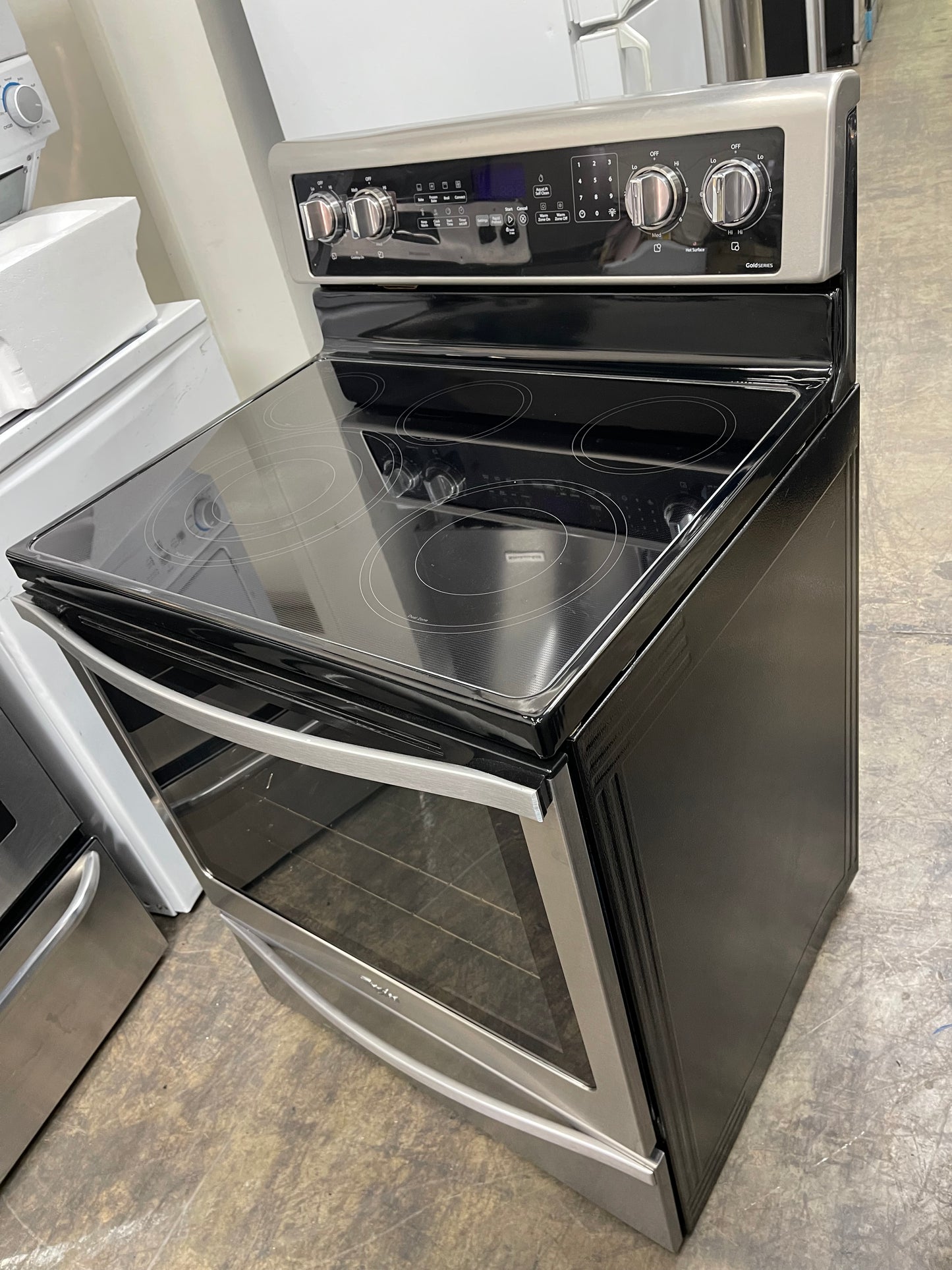 6.4 Cu. Ft. Freestanding Electric Range with Fingerprint-Resistant Stainless Steel Model:
WFE770H0FZ