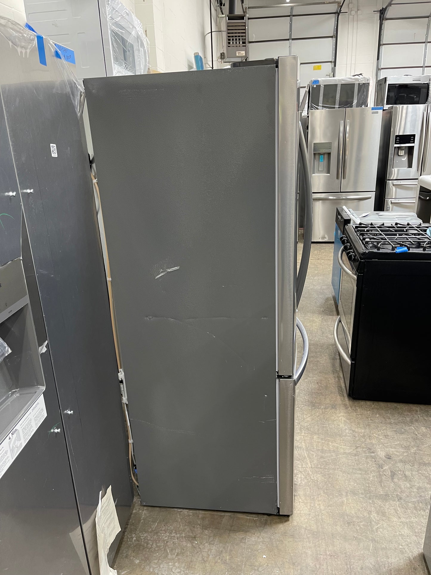 Frigidaire 17.6 Cu. Ft. Counter-Depth French Door Refrigerator
FRFG1723AV