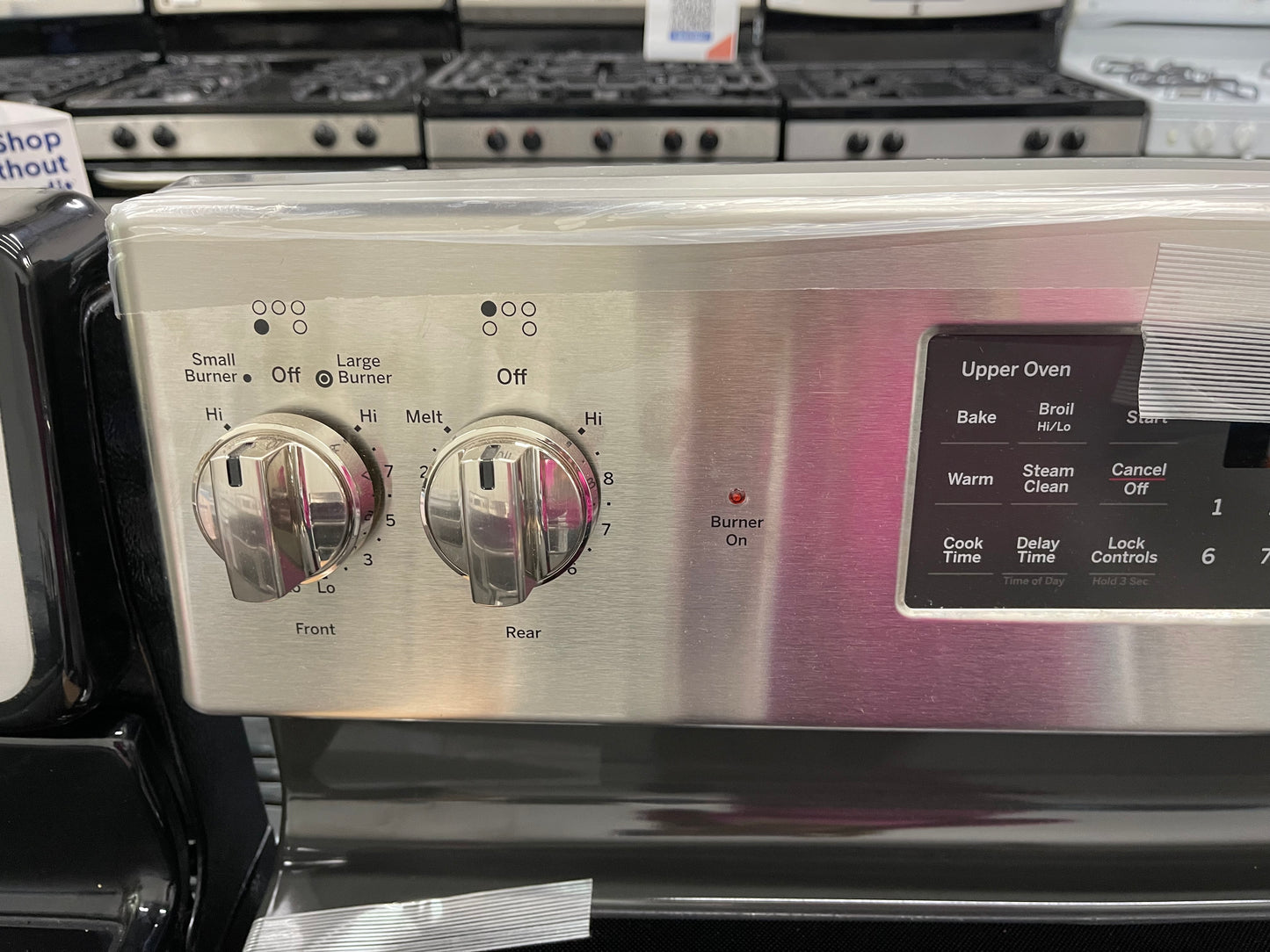 GE 30-in Glass Top 5 burners 4.4-cu ft / 2.2-cu ft Air Fry Convection Oven Freestanding Double Oven Electric Range ( Stainless Steel )
Model #JBS86SPSS
