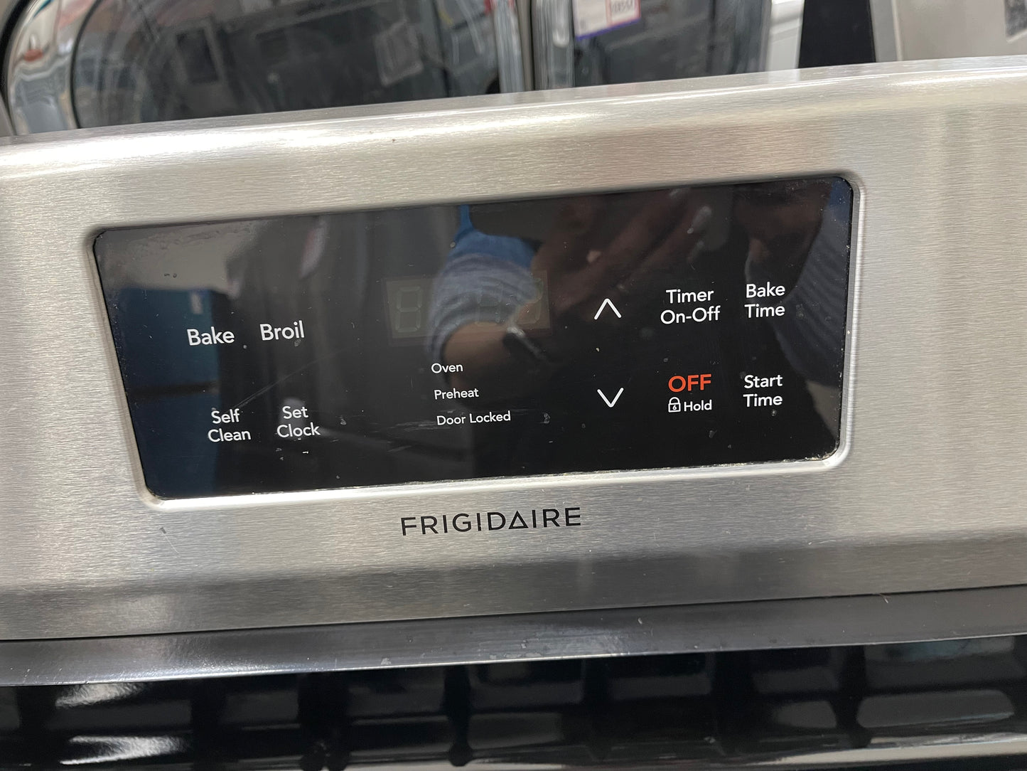 Frigidaire 30-in 5 Burners 5-cu ft Self Cleaning Gas Range in Stainless Steel-Model #FFGF3054TS