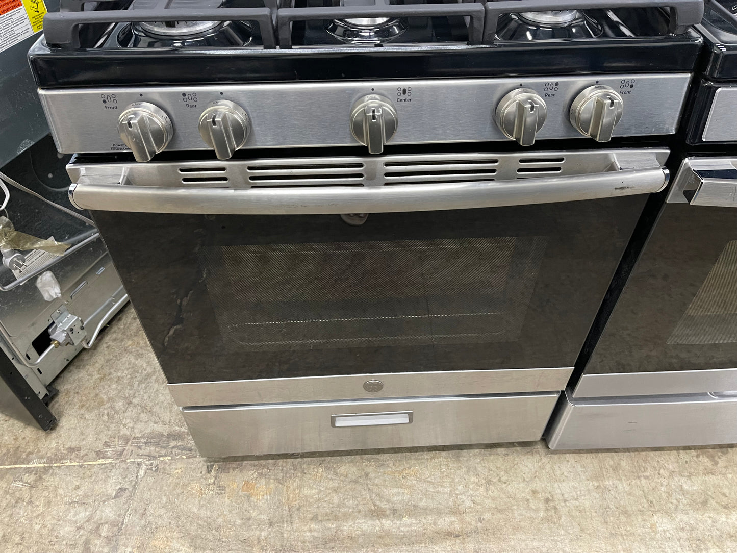 GE 30 in. 5.0 cu. ft. Freestanding Gas Range in Stainless Steel - Model: JGBS66REK3SS