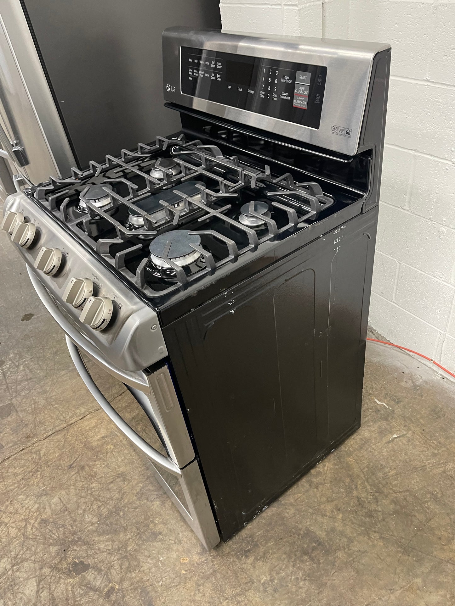 6.9 cu. ft. Gas Double Oven Range with ProBake Convection and EasyClean- Model:LDG4313ST