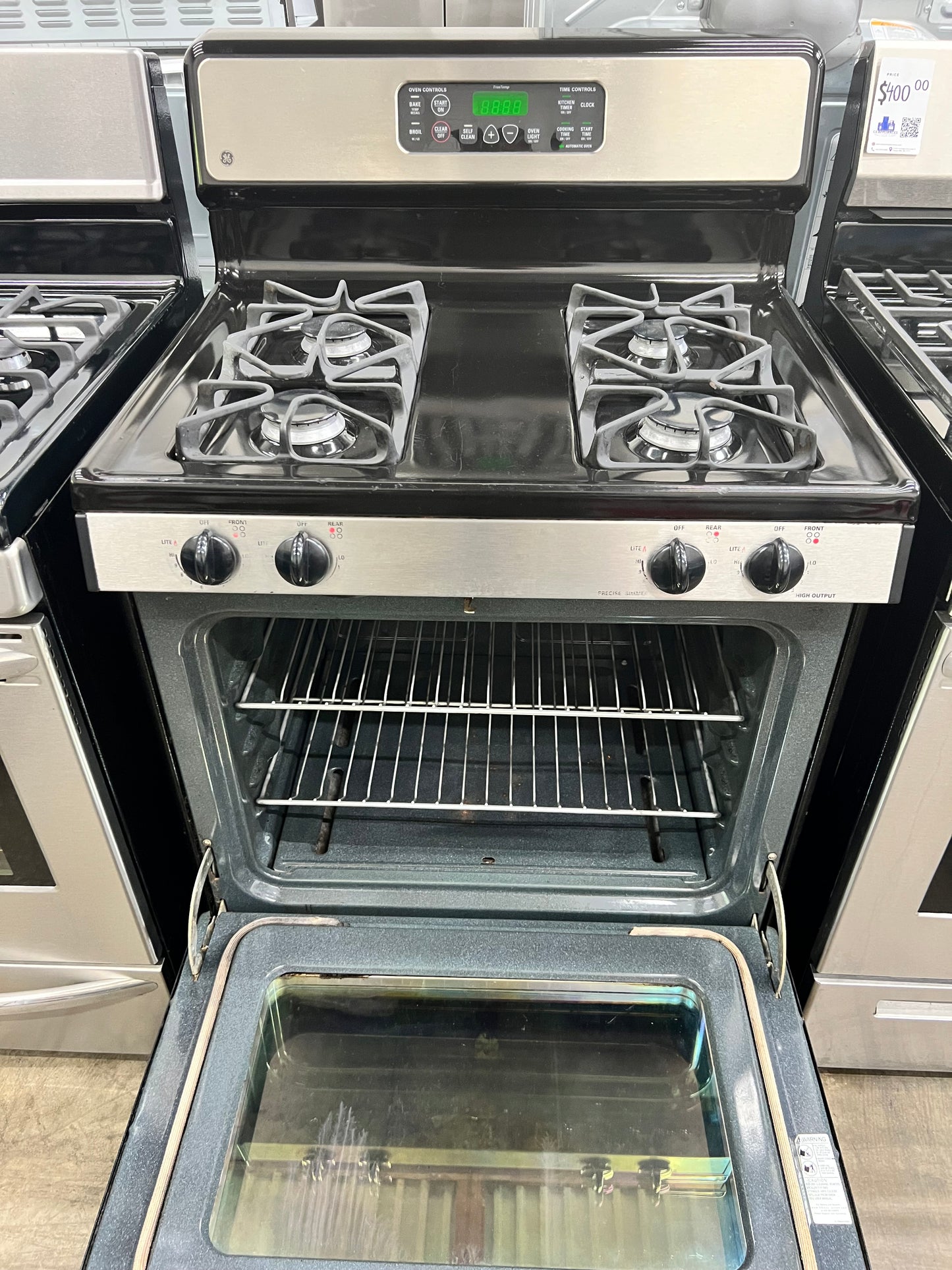 GE 30" Free-Standing Gas Range with 5.0 Cubic Feet Capacity Oven in Stainless Steel-Model #JGBP33SEHSS