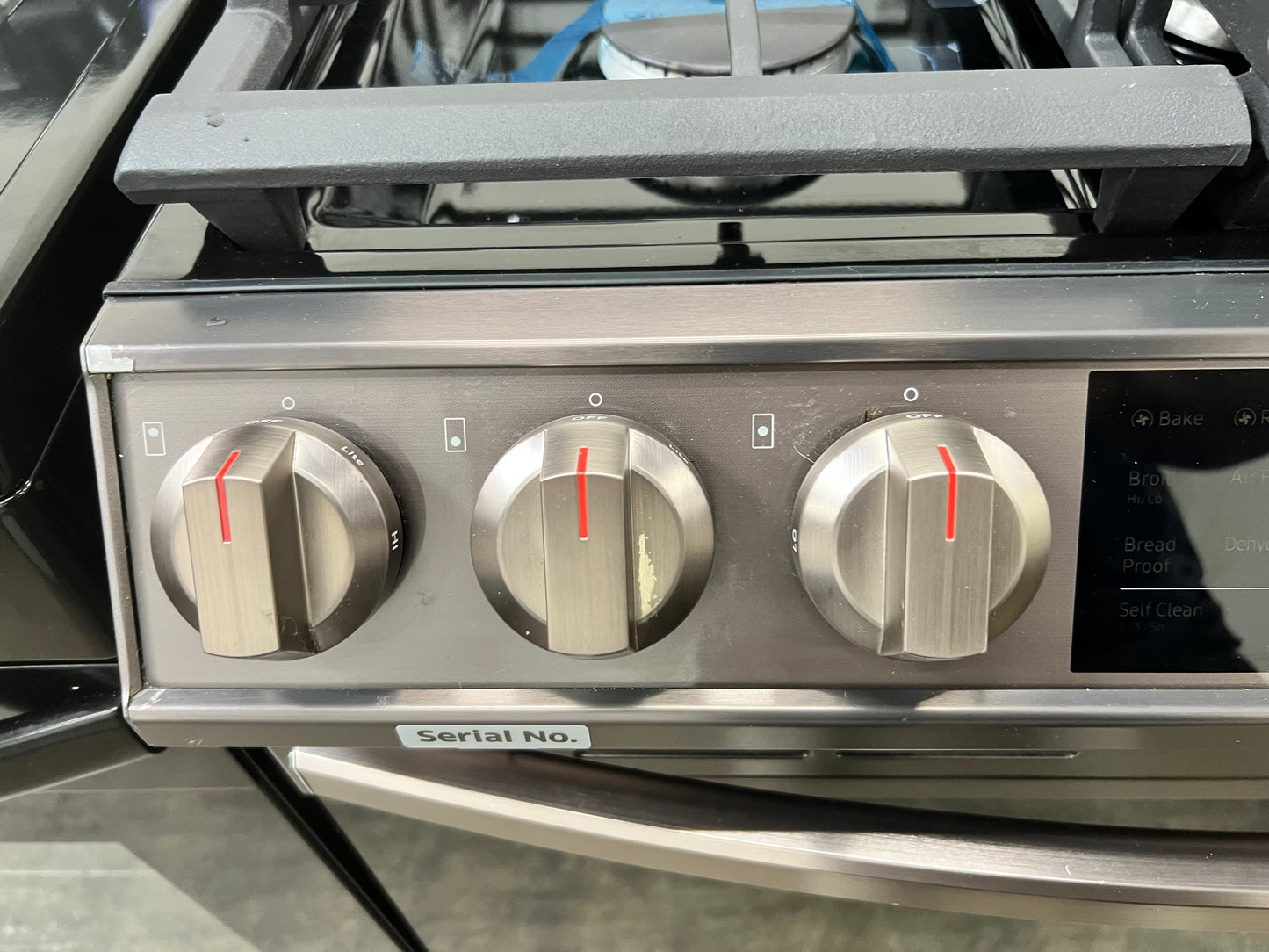 Samsung 30-in 5 Burners 6-cu ft Self-cleaning Air Fry Convection Oven Slide-in Smart Gas Range in Tuscan Stainless Steel-Model #NX60T8511ST