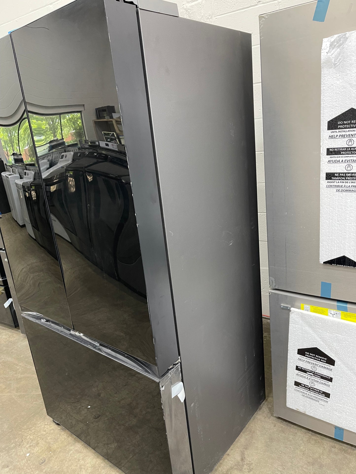 Samsung Counter-Depth Bespoke 24-Cu. Feet 3 -Door Smart Compatible French Door Refrigerator with Dual Ice Maker with water dispenser-Model #RF24BB620012