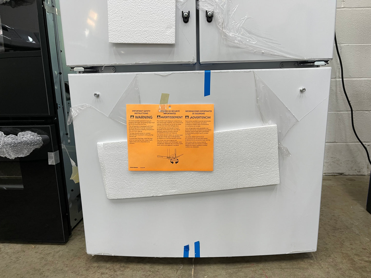 GE GNE25JGKWW
33 Inch French Door Refrigerator with 24.7 Cu. Ft. Capacity, Quick Space Shelf, Turbo Cool, LED Lighting, Icemaker, Enhanced Shabbos Mode Capable, Internal Water Dispenser, Water Filtration, and ENERGY STAR Qualified: White