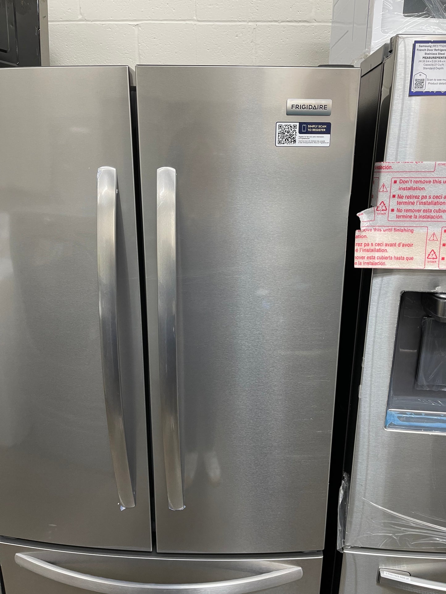 Frigidaire 17.6 Cu. Ft. Counter-Depth French Door Refrigerator
FRFG1723AV