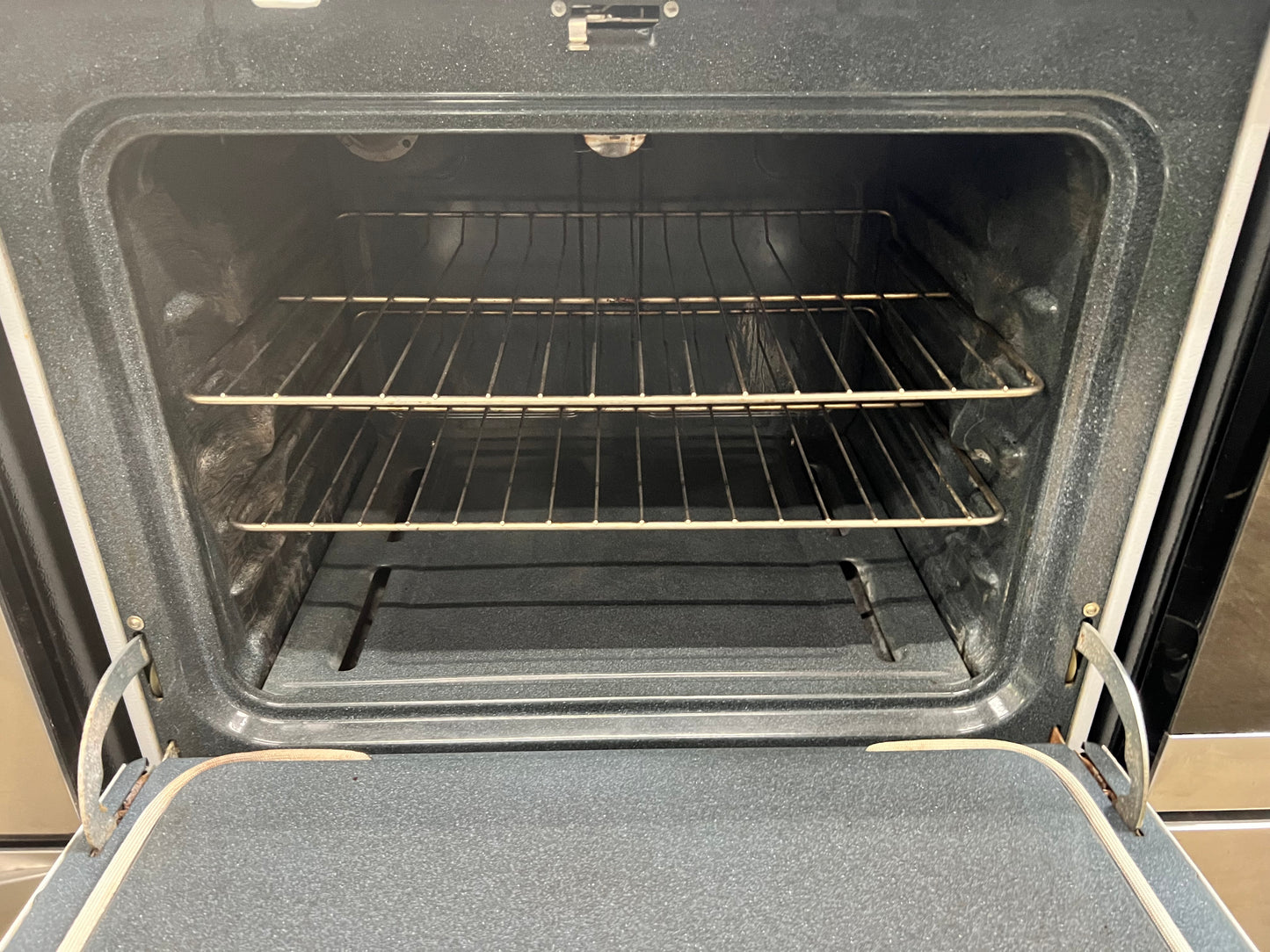 GE 30" Free-Standing Gas Range in White-Model #:JGBP26WEA1WW