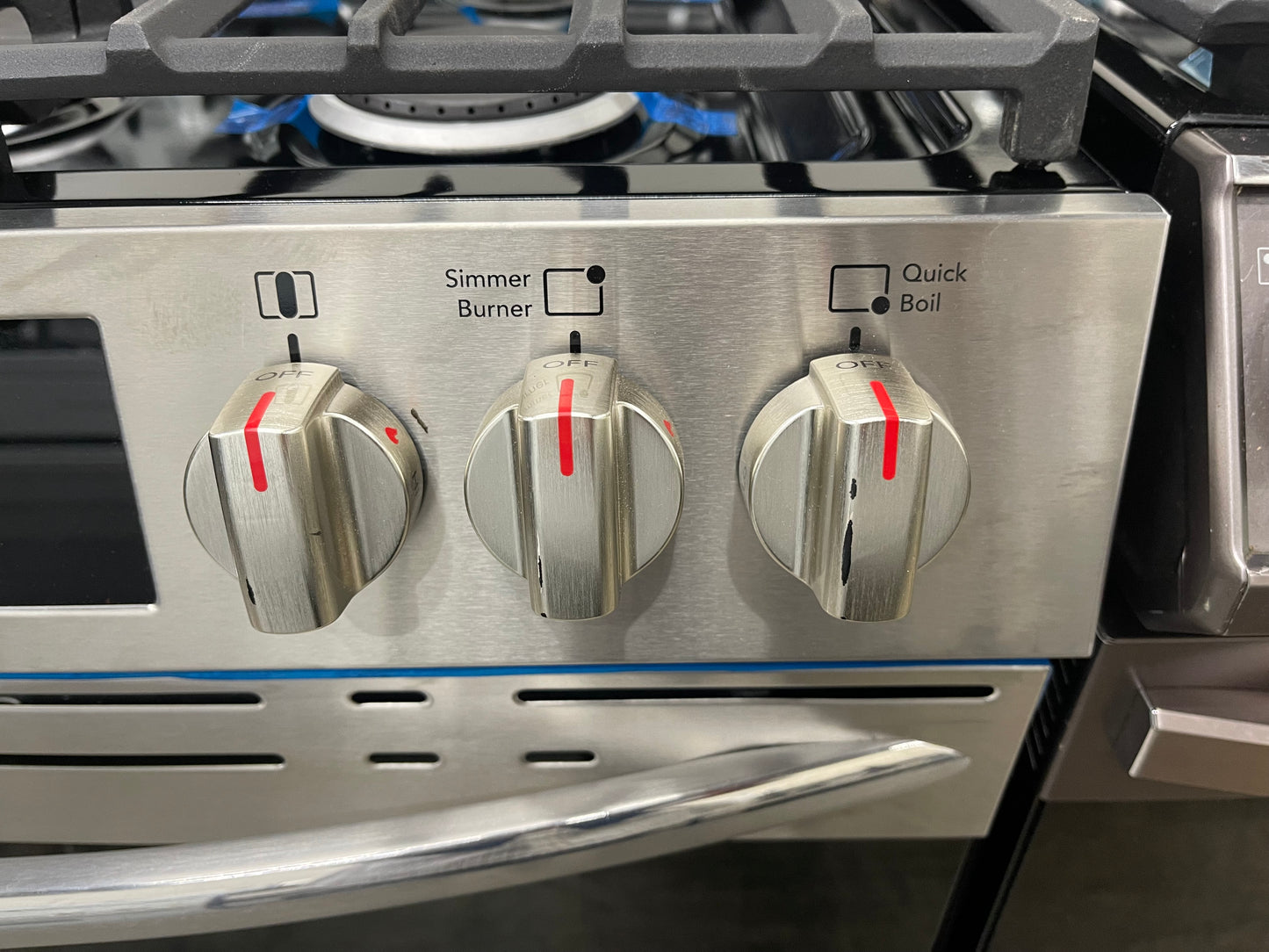 Frigidaire 5 Burners 5.1-cu ft Convection Oven Slide-In Gas Range in Stainless Steel-Model #FCFG3083AS