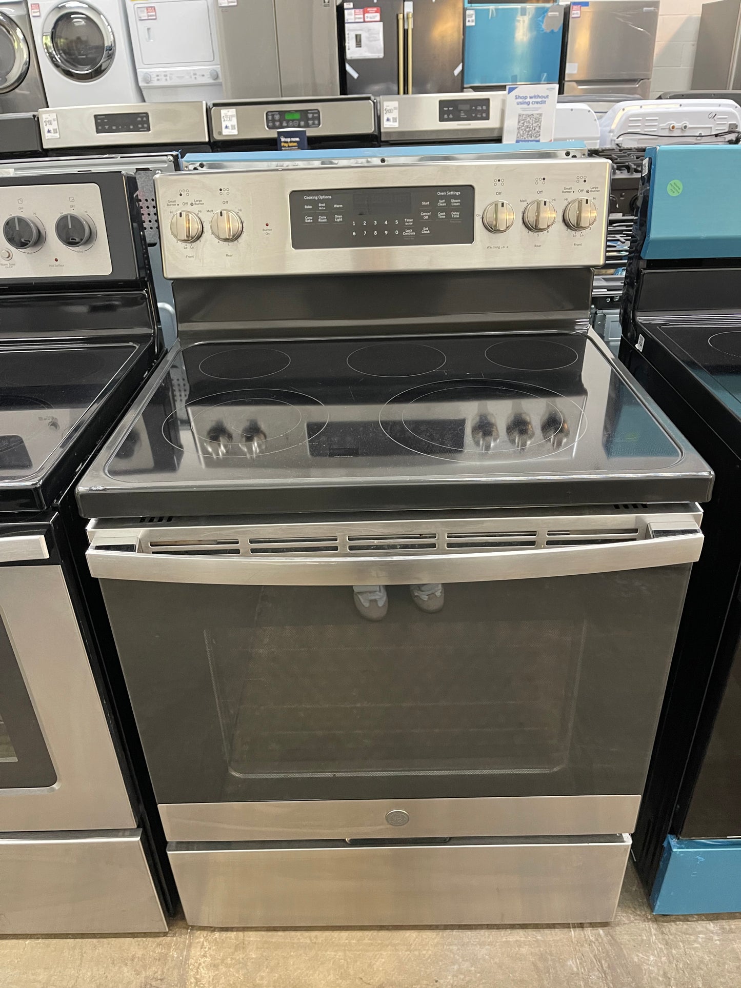 GE 30" Free-Standing Electric Convection Range
Model #:JB750SJSS