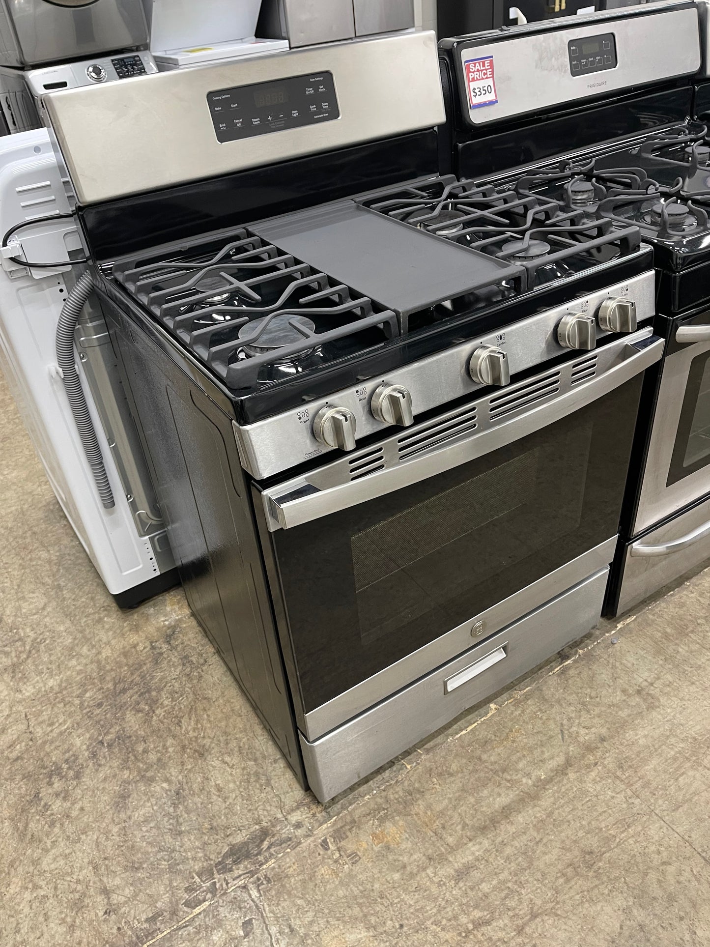 GE 30 in. 5.0-cu. ft. Freestanding Gas Range in Stainless Steel-Model #JGBS66REK3SS