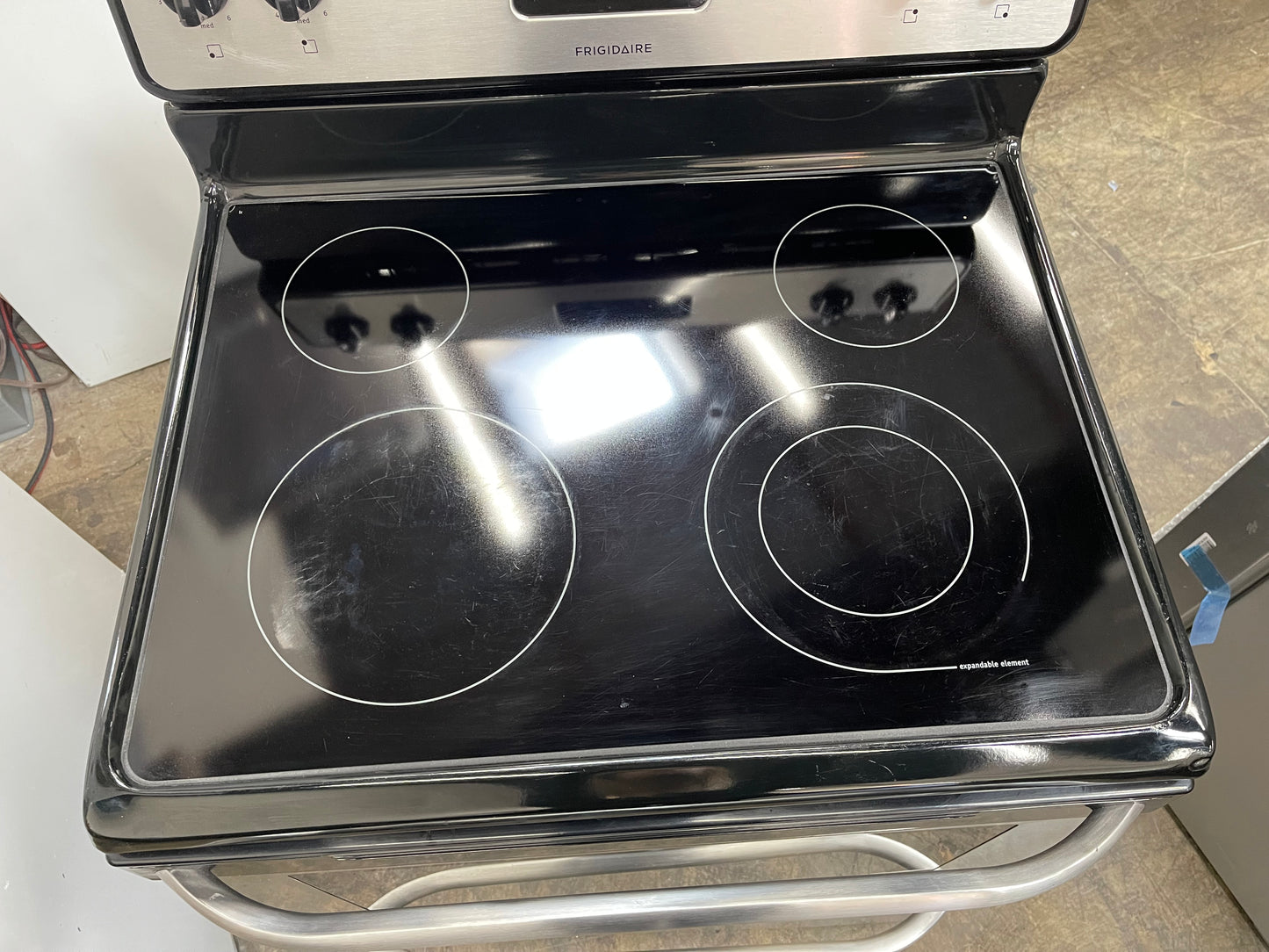 Frigidaire FFEF3012LS
30 Inch Freestanding Electric Range with 4 Radiant Elements, 4.8 cu. ft. Oven Capacity, Manual Clean and Store-More Storage Drawer: Stainless Steel